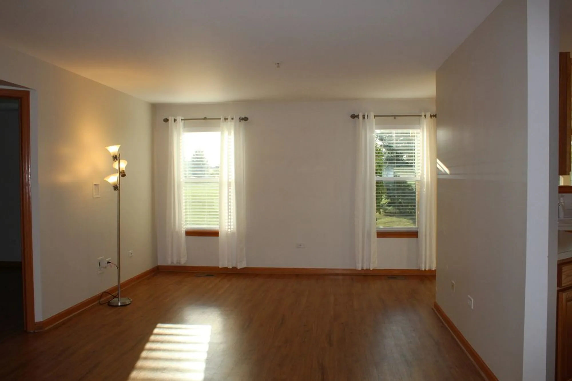 Property Slideshow image 8 of 43 | 13832 s balsam ln d, Plainfield, IL, 60544