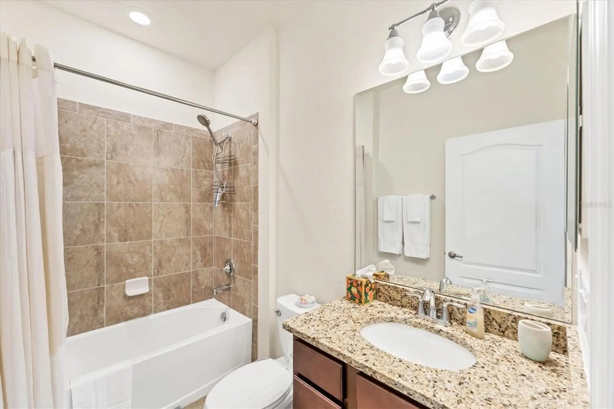 Property Slideshow image 21 of 47 | 10072 cozy grove dr, Venice, FL, 34293
