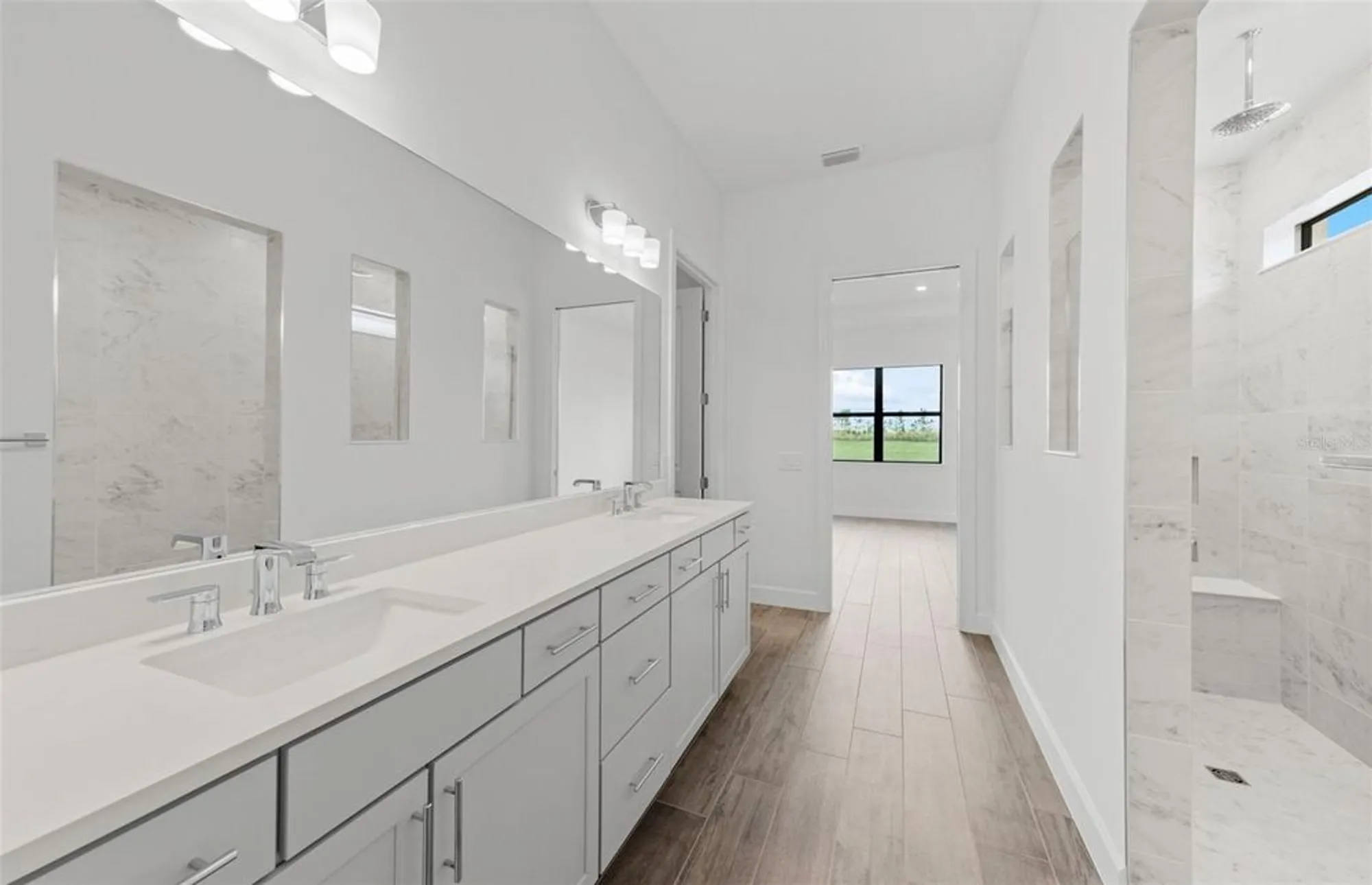 Property Slideshow image 22 of 37 | 5008 stoney point gln, Lakewood Ranch, FL, 34211