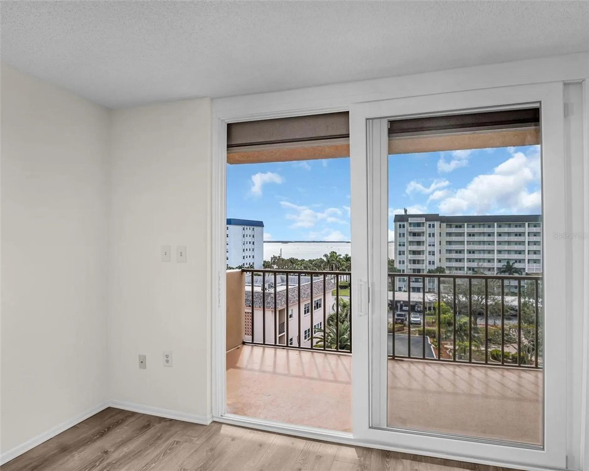 Property Slideshow image 9 of 31 | 9 haig pl 612, Dunedin, FL, 34698