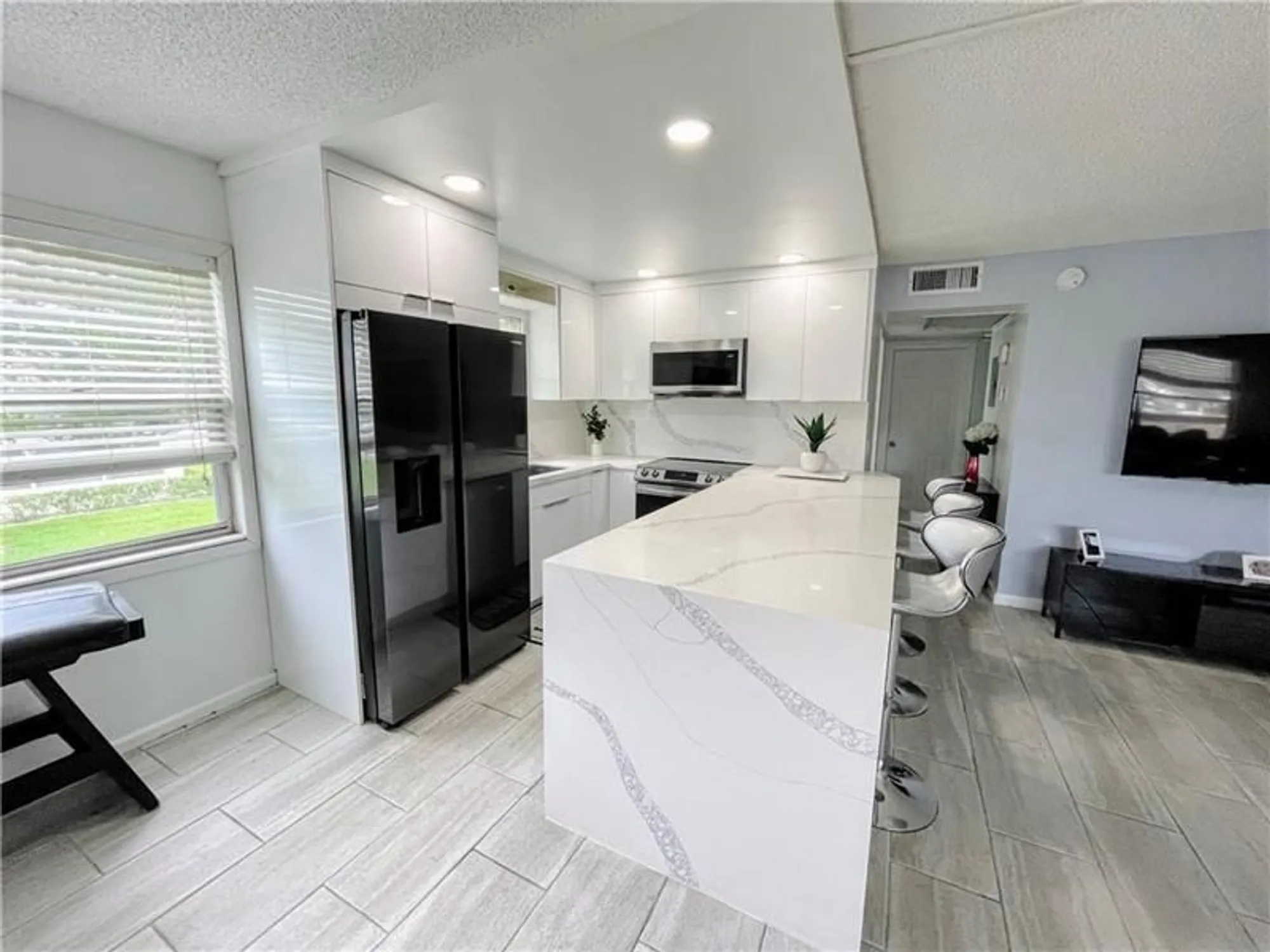 Property Slideshow image 4 of 28 | 393 mansfield j # 393, Boca Raton, FL, 33434