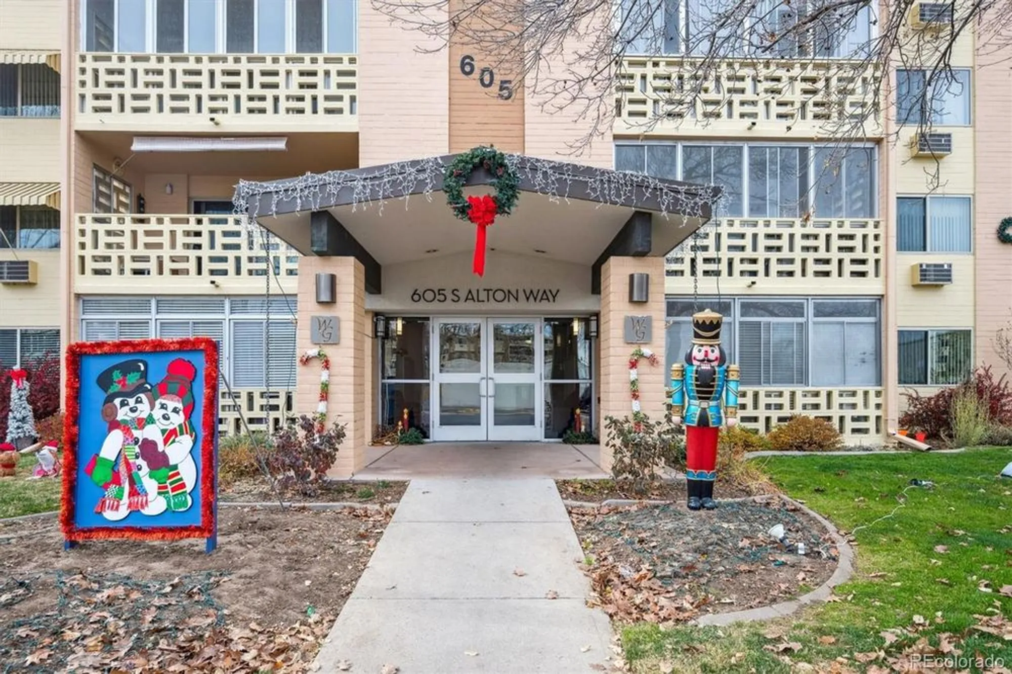 Property Slideshow image 18 of 50 | 605 s alton way 12b, Denver, CO, 80247