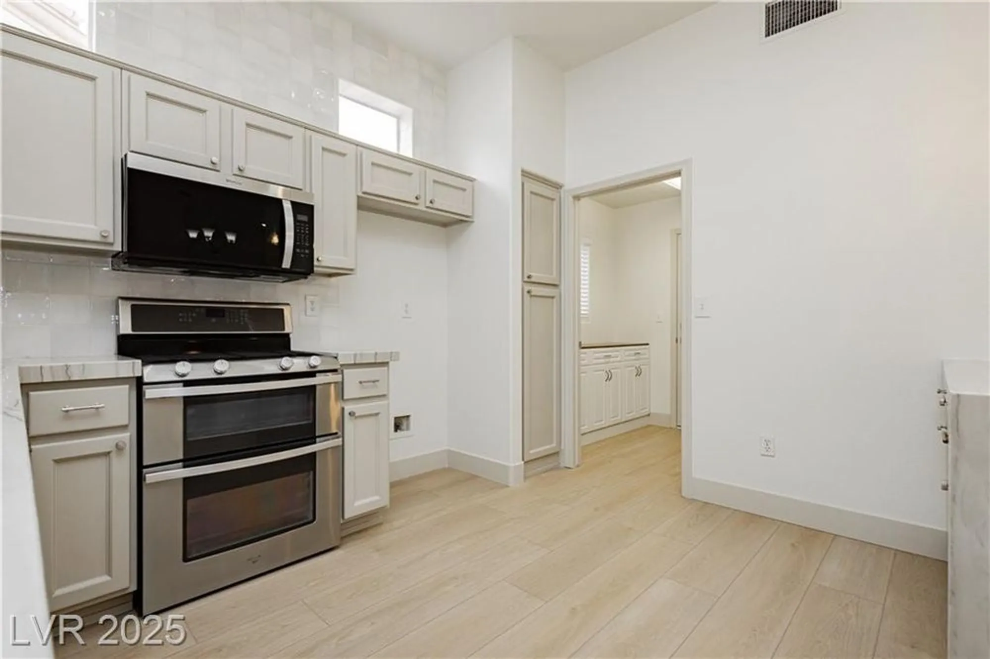 Property Slideshow image 16 of 46 | 10309 georgetown pl, Las Vegas, NV, 89134