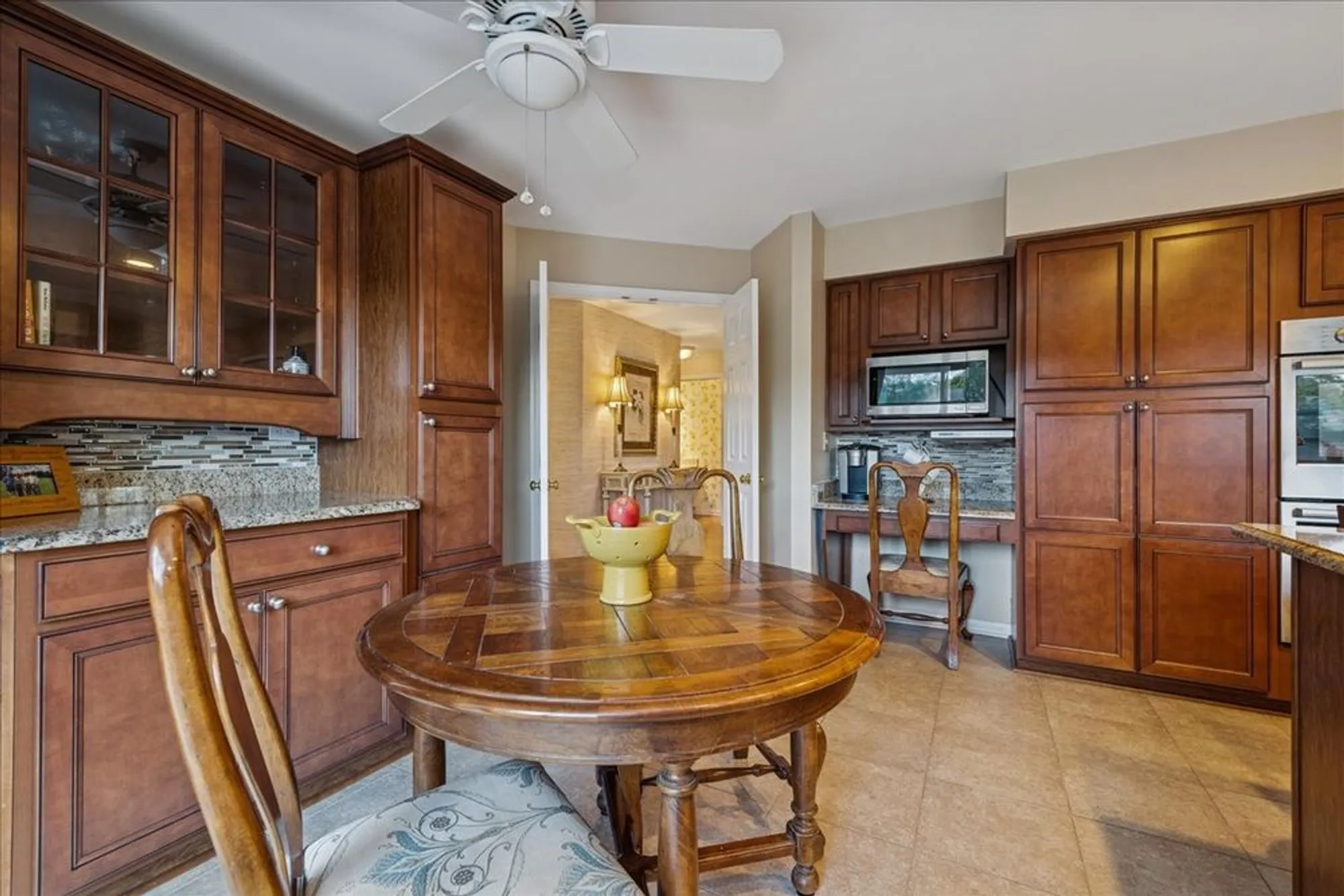 Property Slideshow image 19 of 55 | 868 longmeadow ct, Lake Barrington, IL, 60010