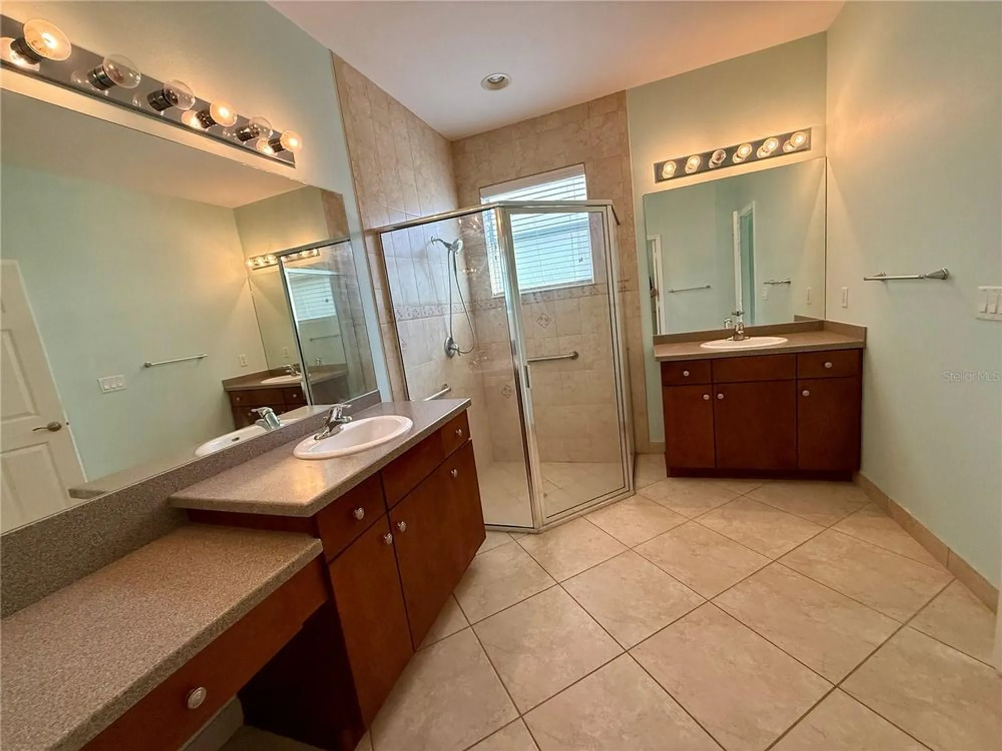 Property Slideshow image 10 of 18 | 15858 aurora lake cir, Wimauma, FL, 33598