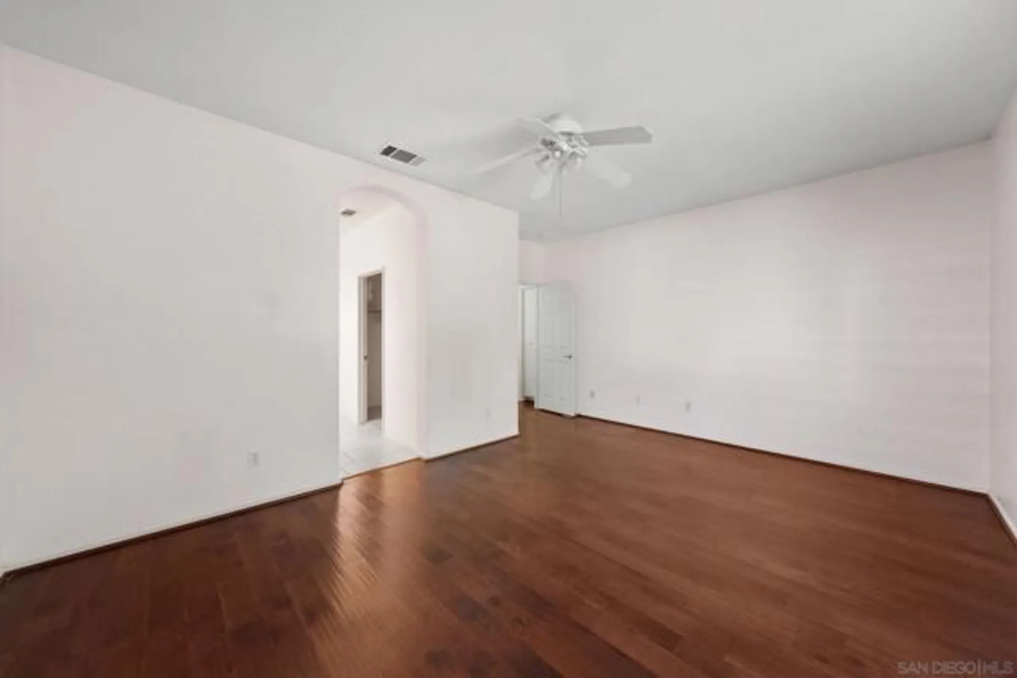 Property Slideshow image 25 of 37 | 27992 whisperwood dr, Menifee, CA, 92584