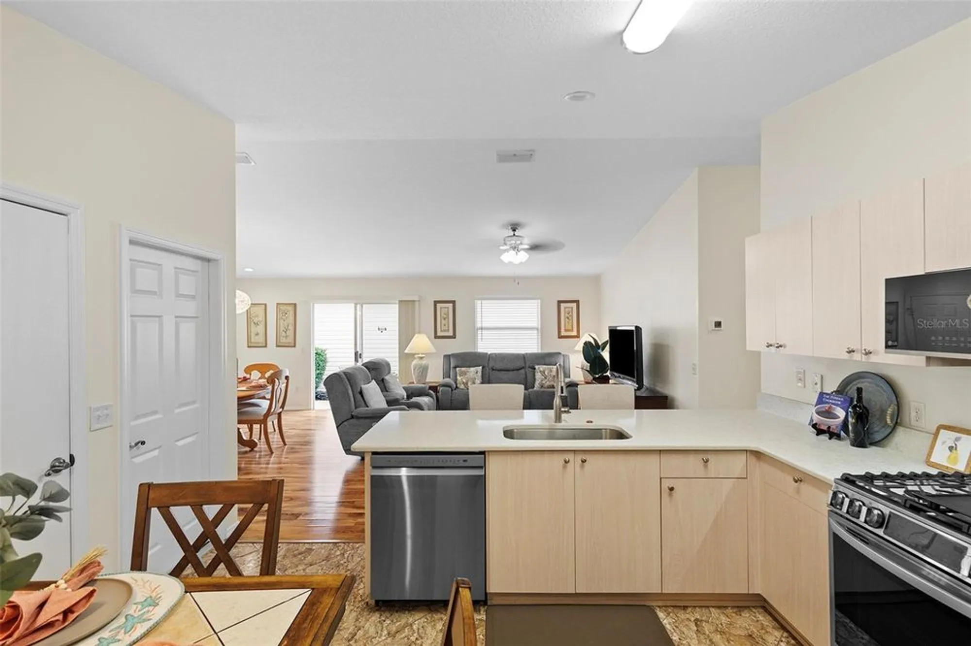 Property Slideshow image 7 of 48 | 2913 barboza dr, The Villages, FL, 32162