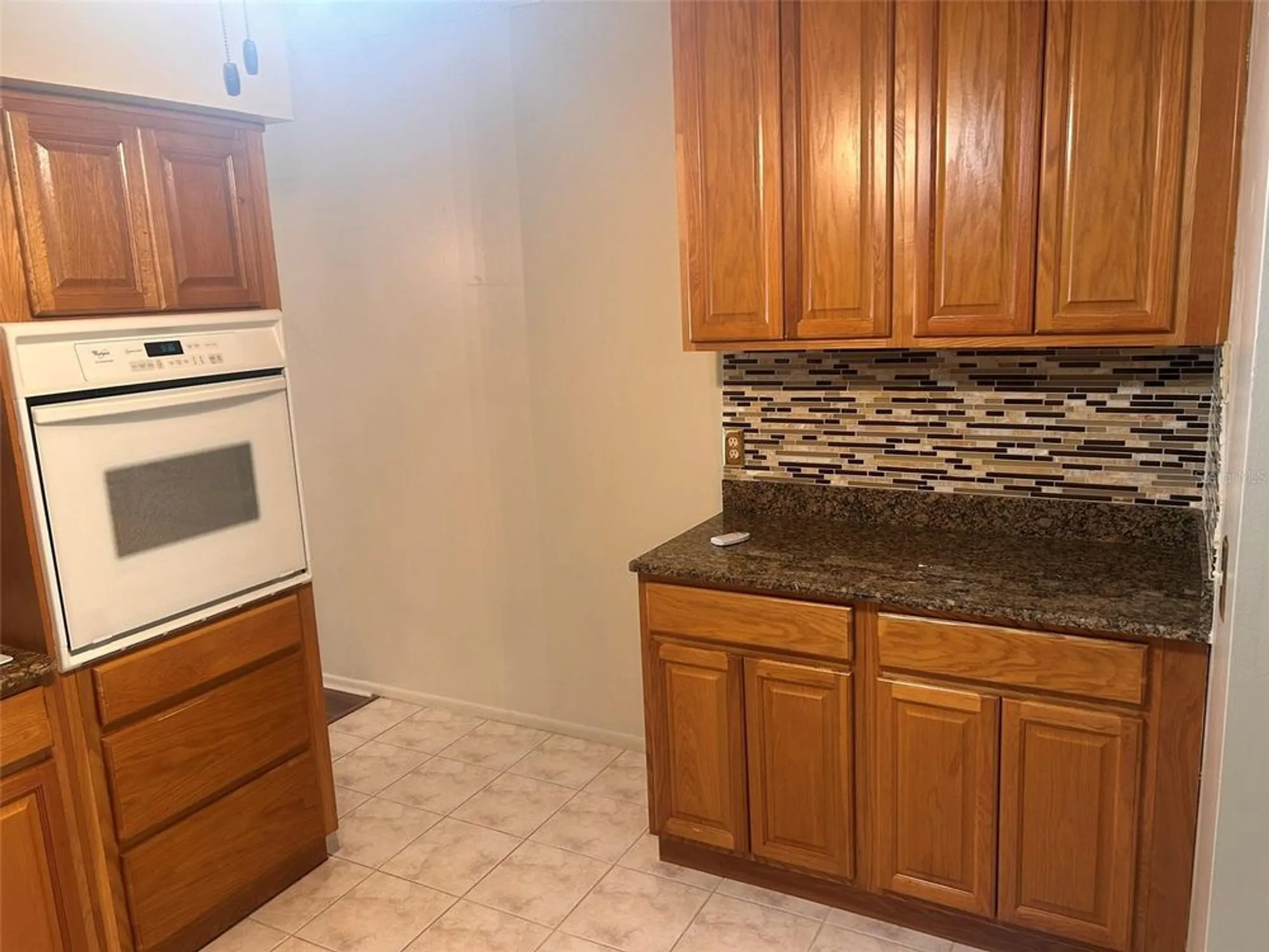 Property Slideshow image 9 of 55 | 2402 ecuadorian way apt 18, Clearwater, FL, 33763