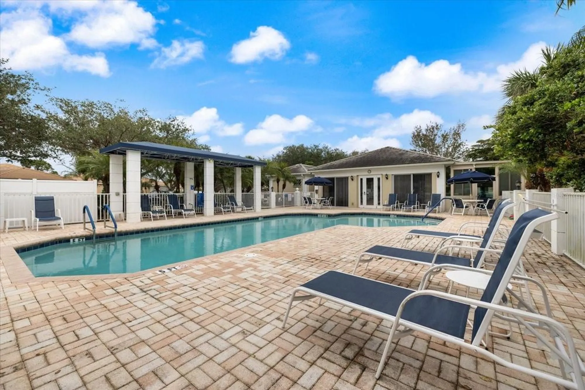 Property Slideshow image 35 of 40 | 900 paisley ct 1, Venice, FL, 34293