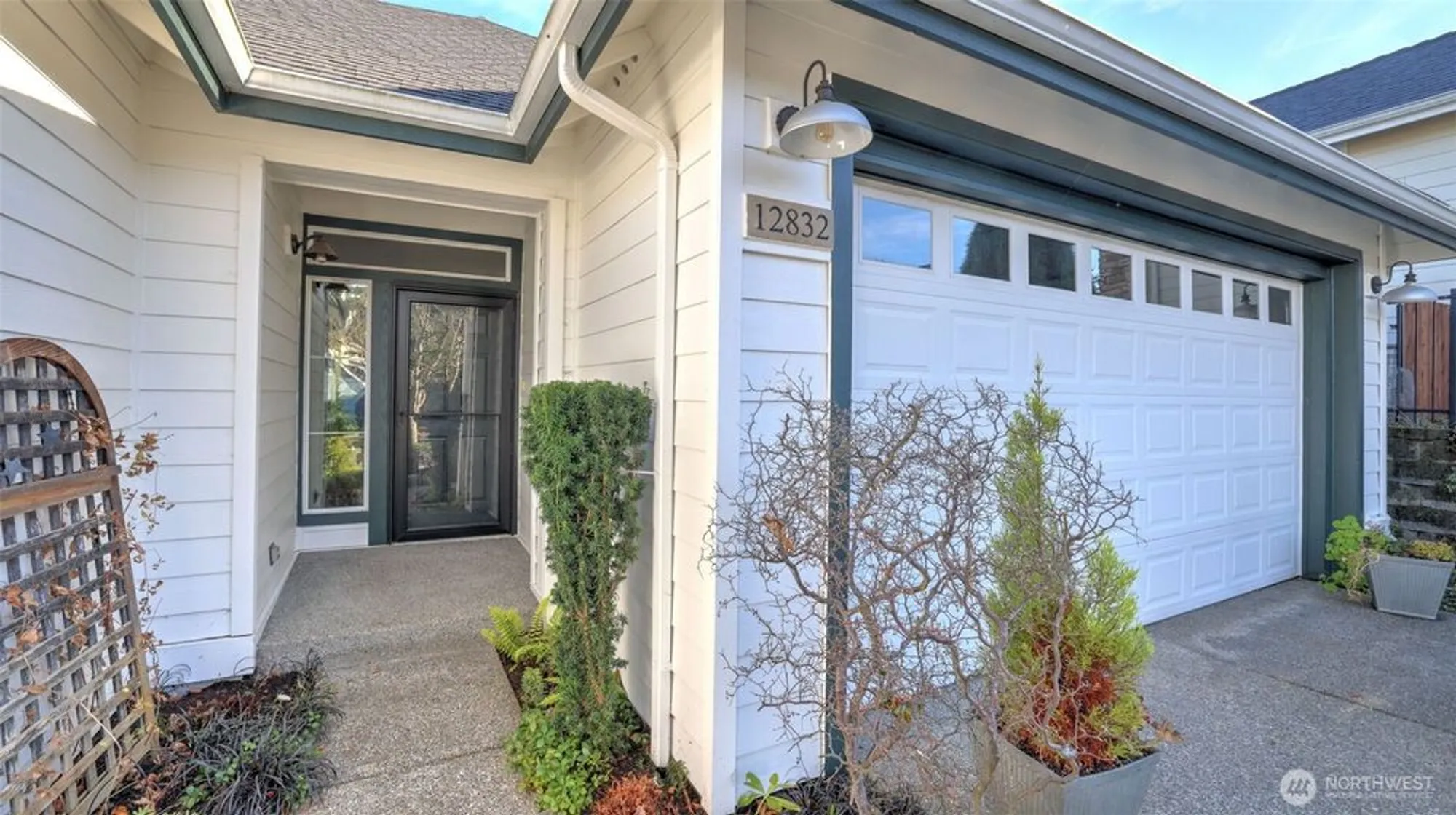 Property Slideshow image 7 of 40 | 12832 231st pl, Redmond, WA, 98053