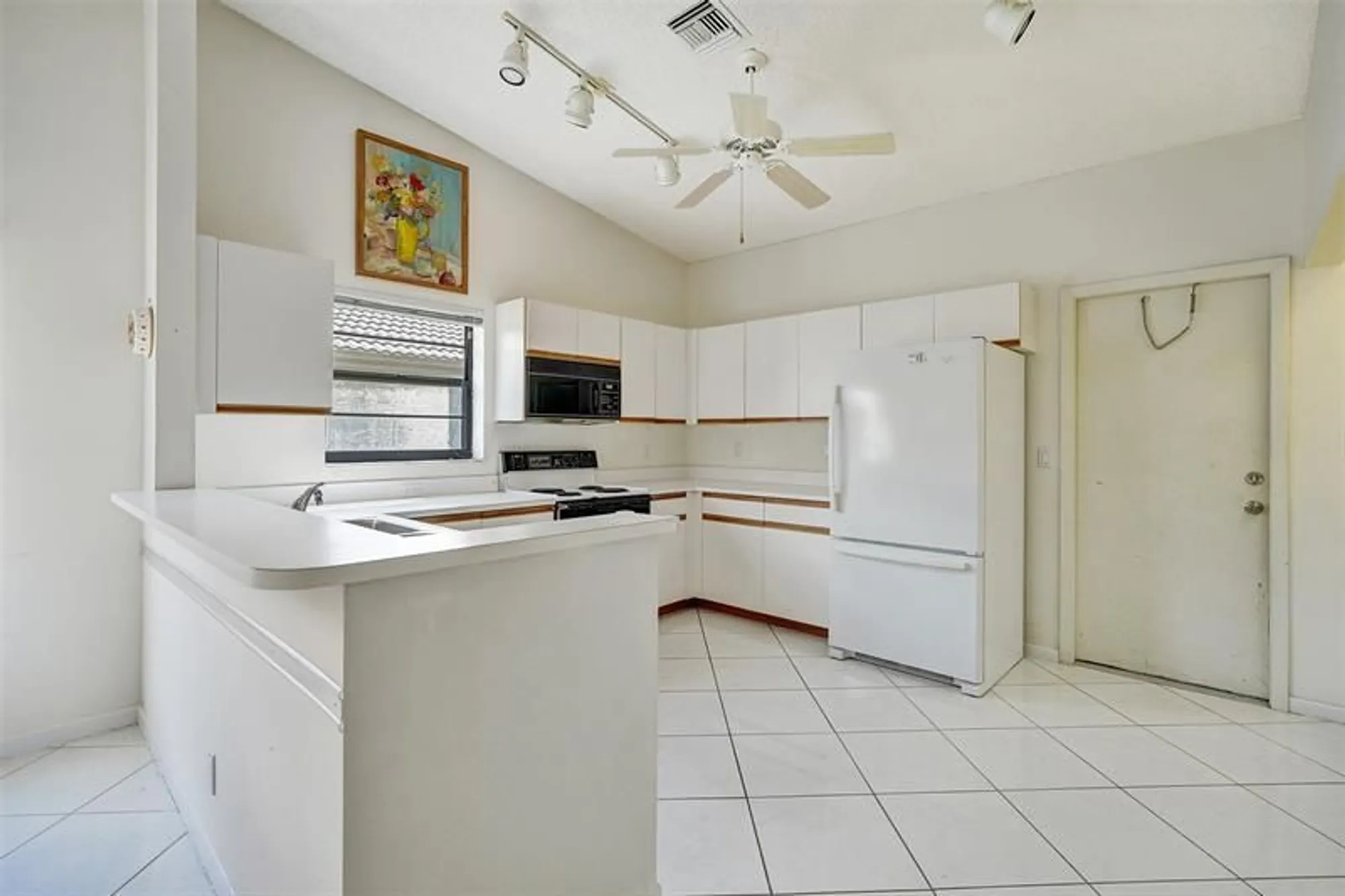 Property Slideshow image 19 of 33 | 8860 boatswain dr, Boynton Beach, FL, 33436