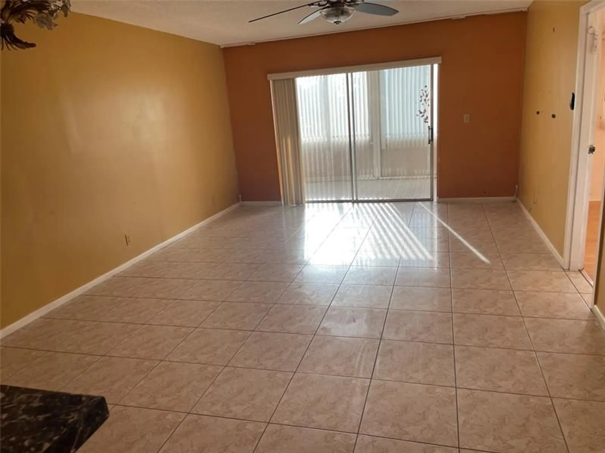 Property Slideshow image 5 of 47 | 1025 country club dr apt 407, Margate, FL, 33063