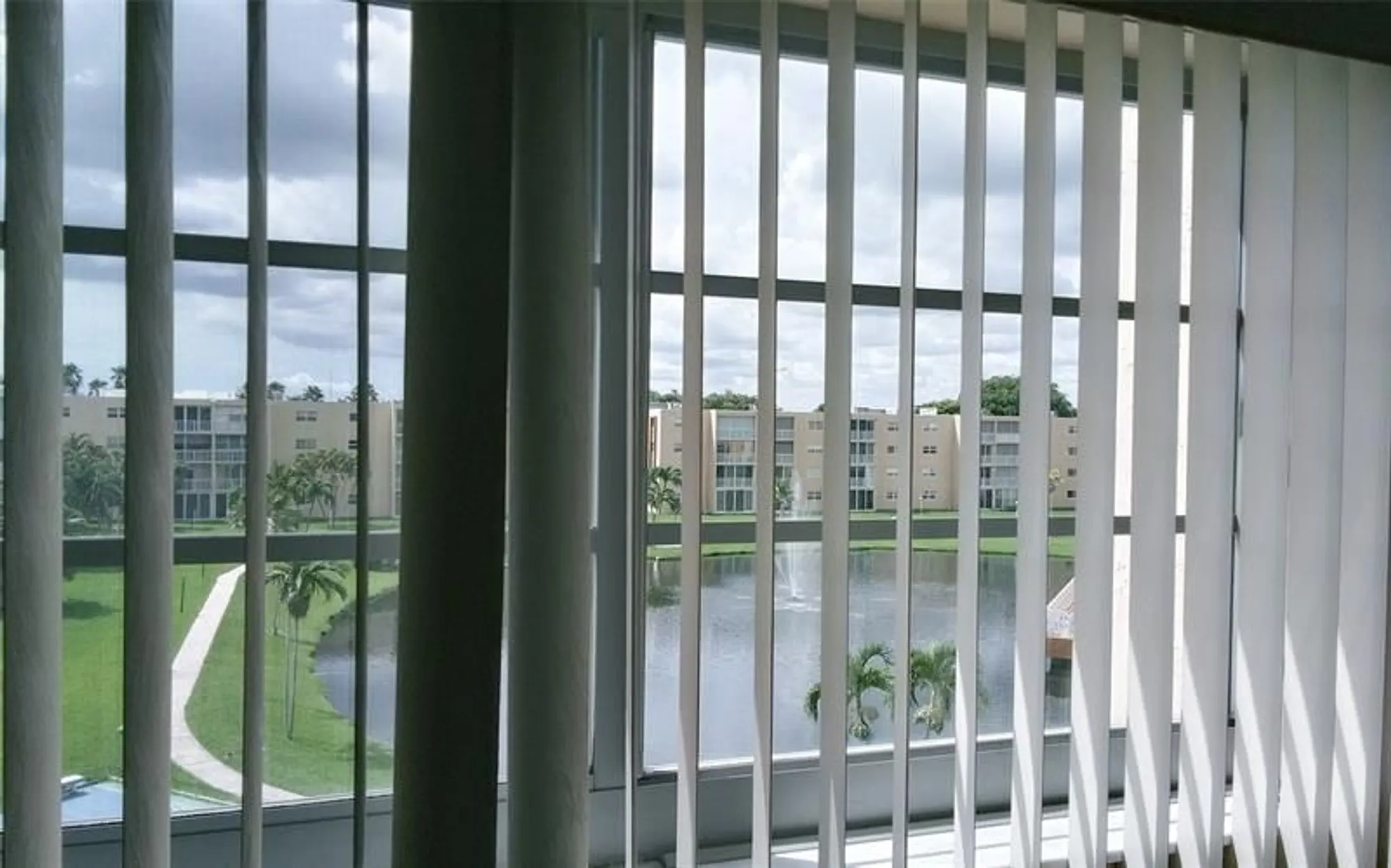 Property Slideshow image 33 of 62 | 206 se 10th st 406, Dania Beach, FL, 33004