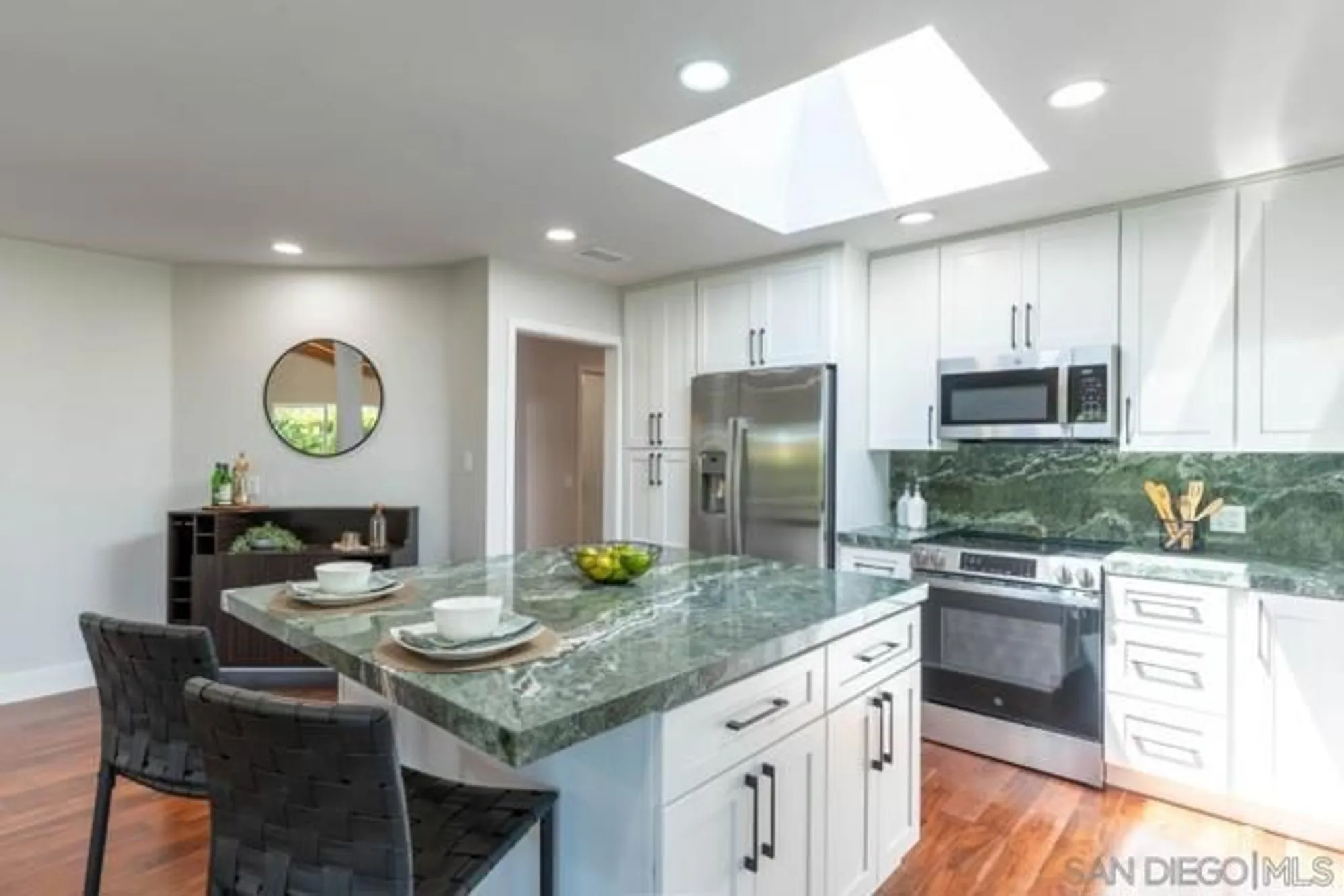 Property Slideshow image 6 of 70 | 907 ridge heights dr, Fallbrook, CA, 92028