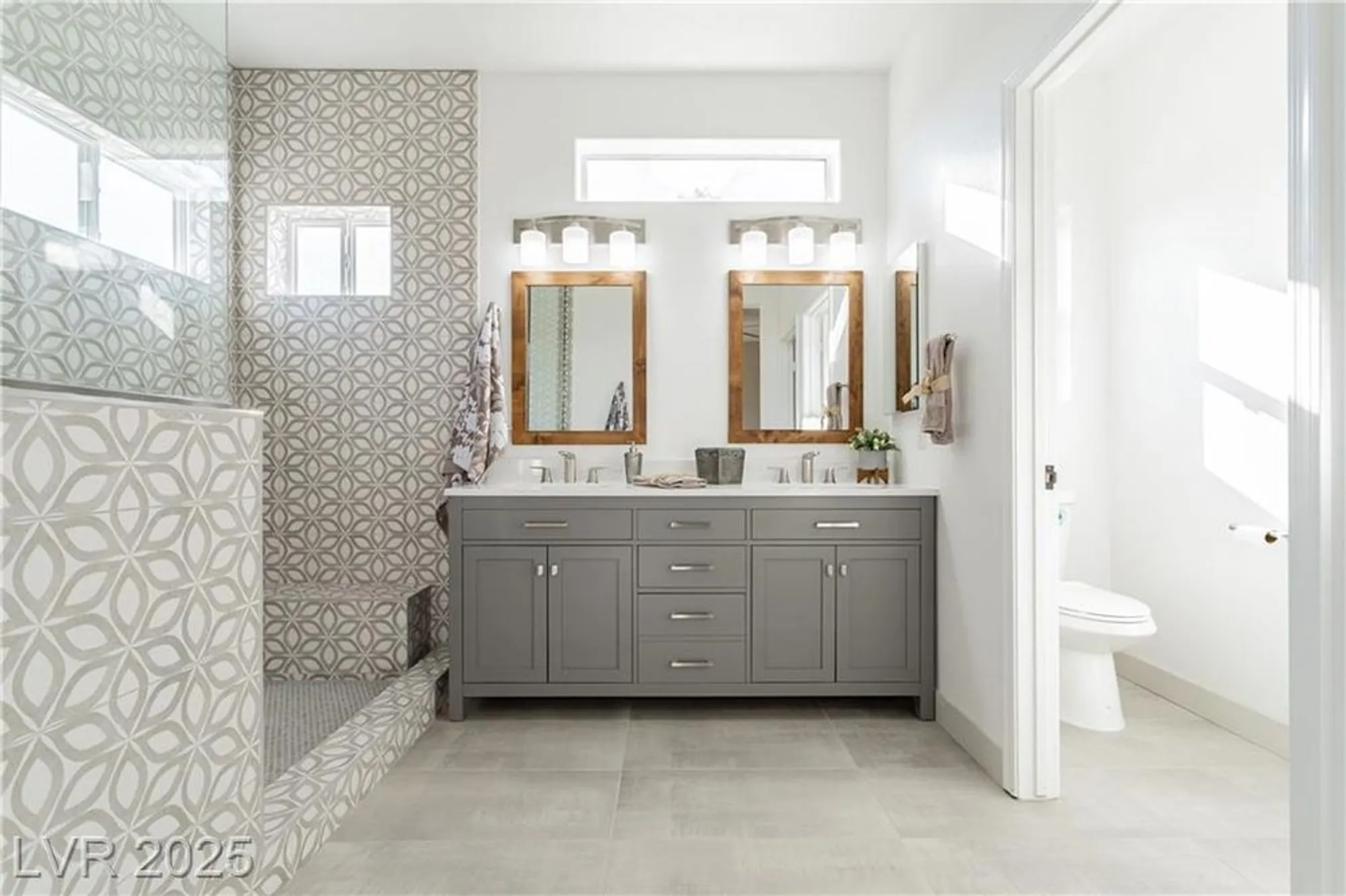 Property Slideshow image 39 of 72 | 2589 evansville ave, Henderson, NV, 89052