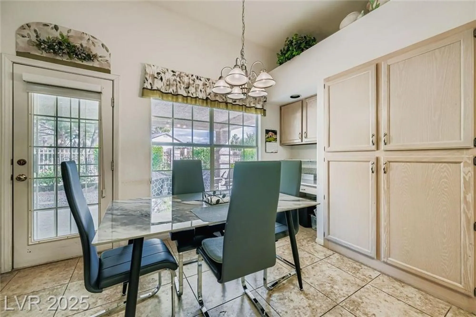 Property Slideshow image 10 of 49 | 5245 roca ln, Las Vegas, NV, 89130