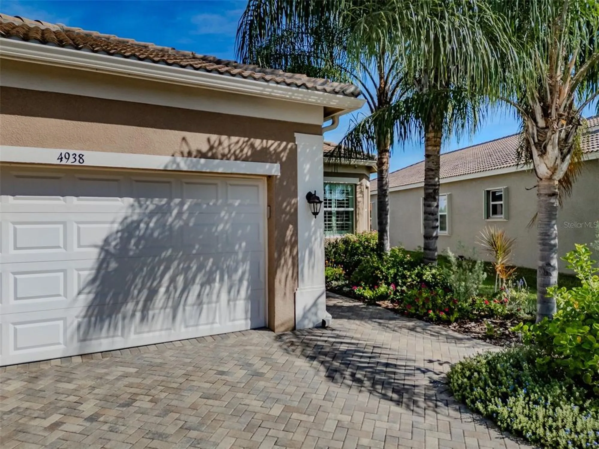 Property Slideshow image 4 of 87 | 4938 grand banks dr, Wimauma, FL, 33598