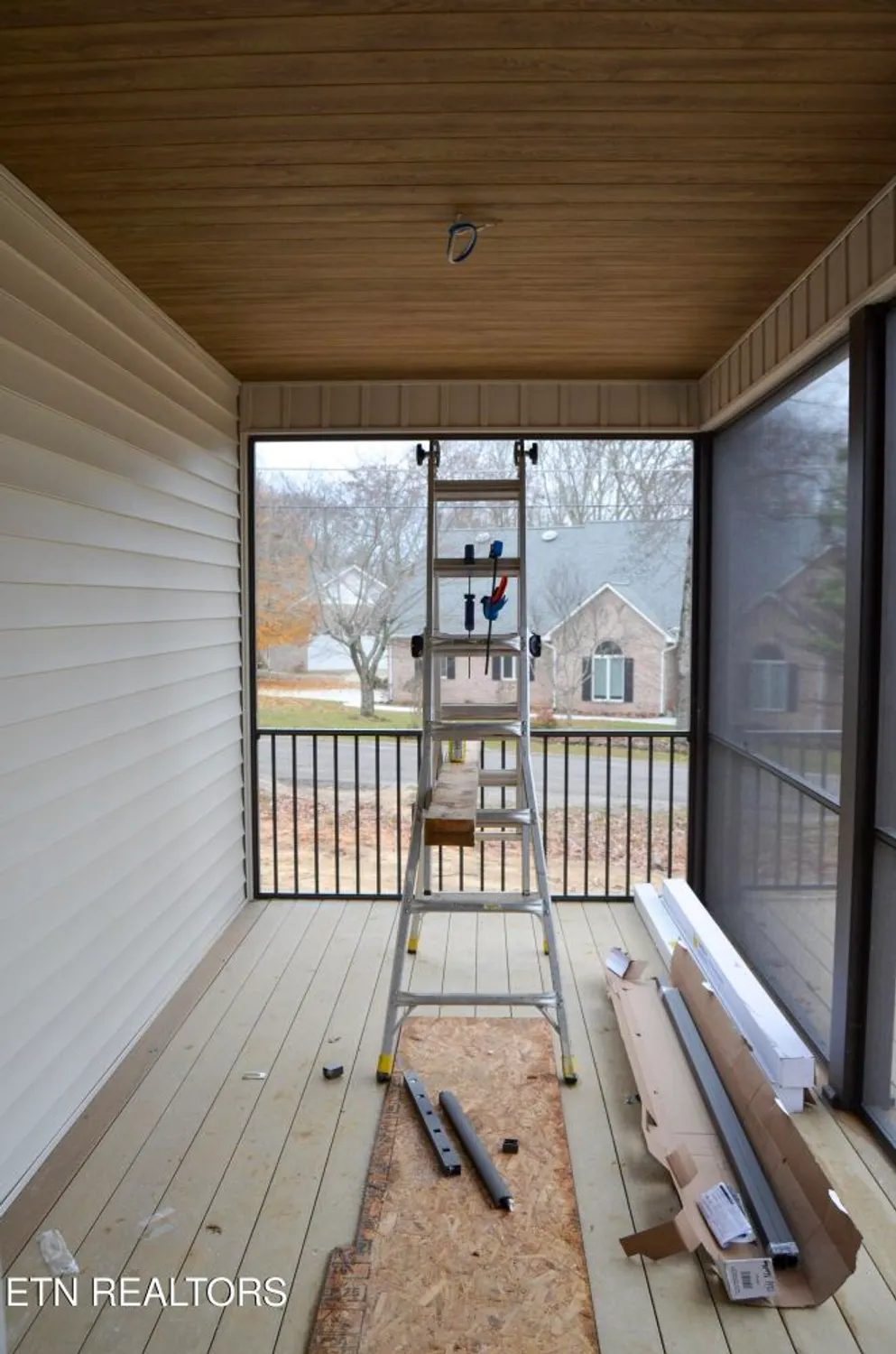 Property Slideshow image 11 of 23 | 124 markham ln, Crossville, TN, 38558