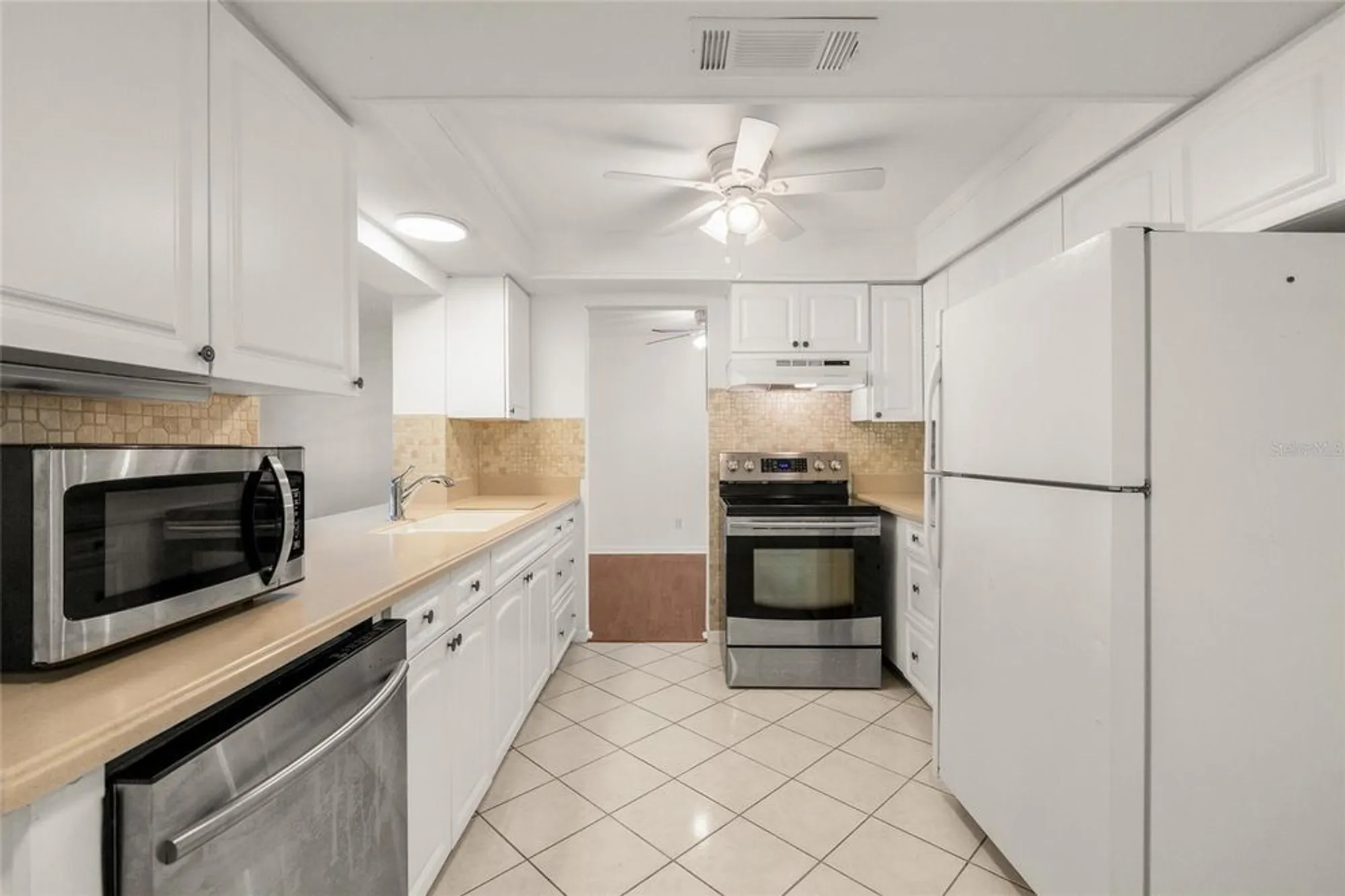 Property Slideshow image 7 of 44 | 9460 45th way n, Pinellas Park, FL, 33782