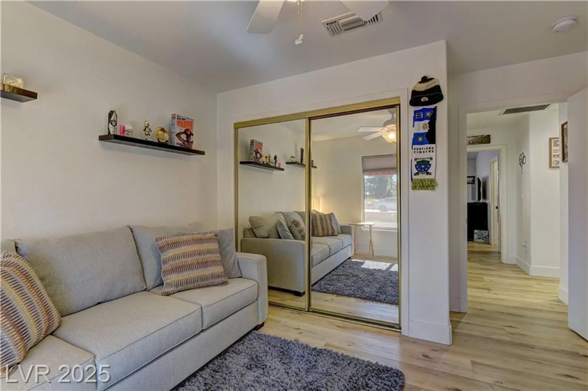 Property Slideshow image 18 of 26 | 2739 darby falls dr, Las Vegas, NV, 89134