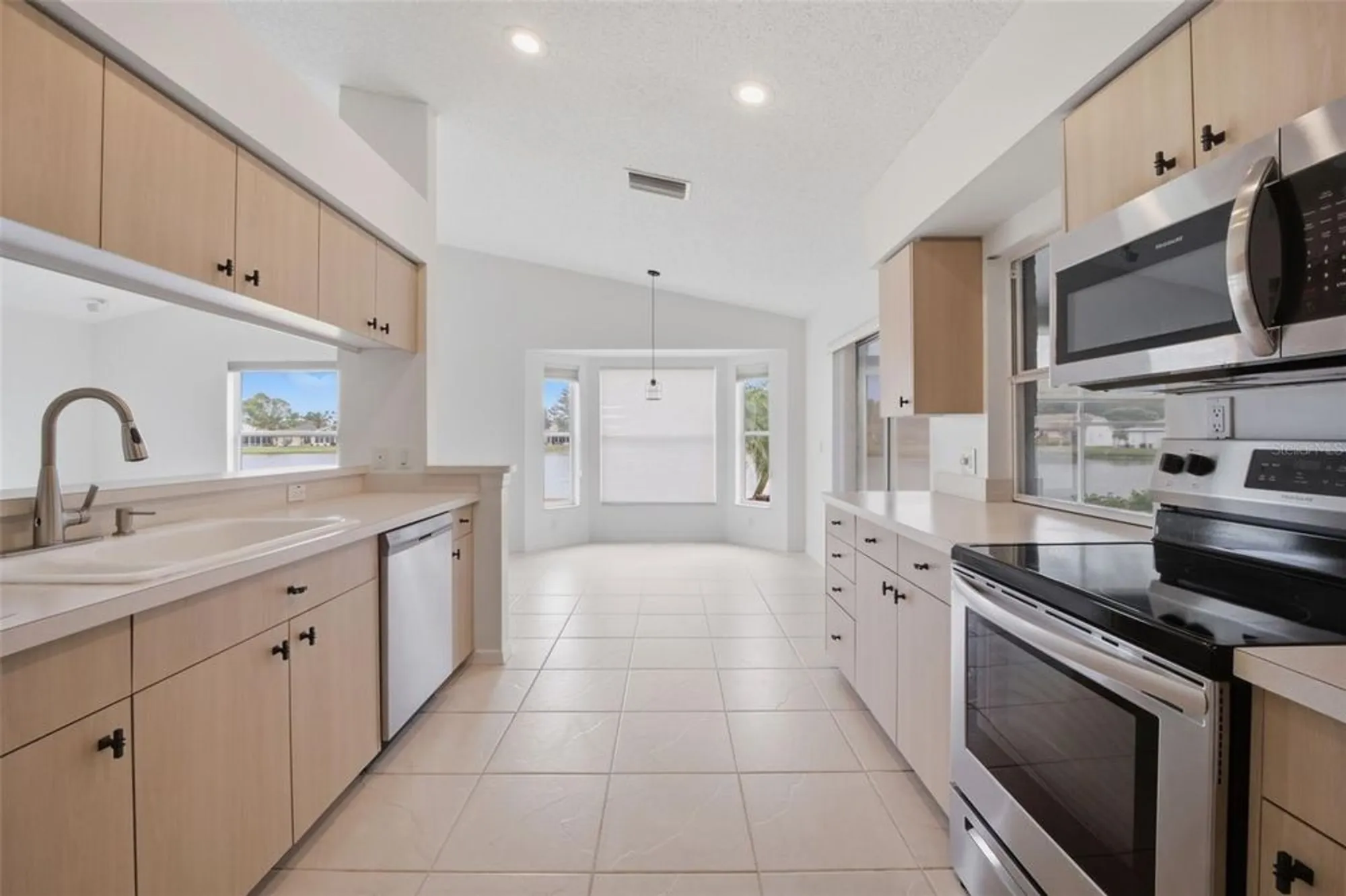 Property Slideshow image 11 of 59 | 1228 ashbourne cir, Trinity, FL, 34655