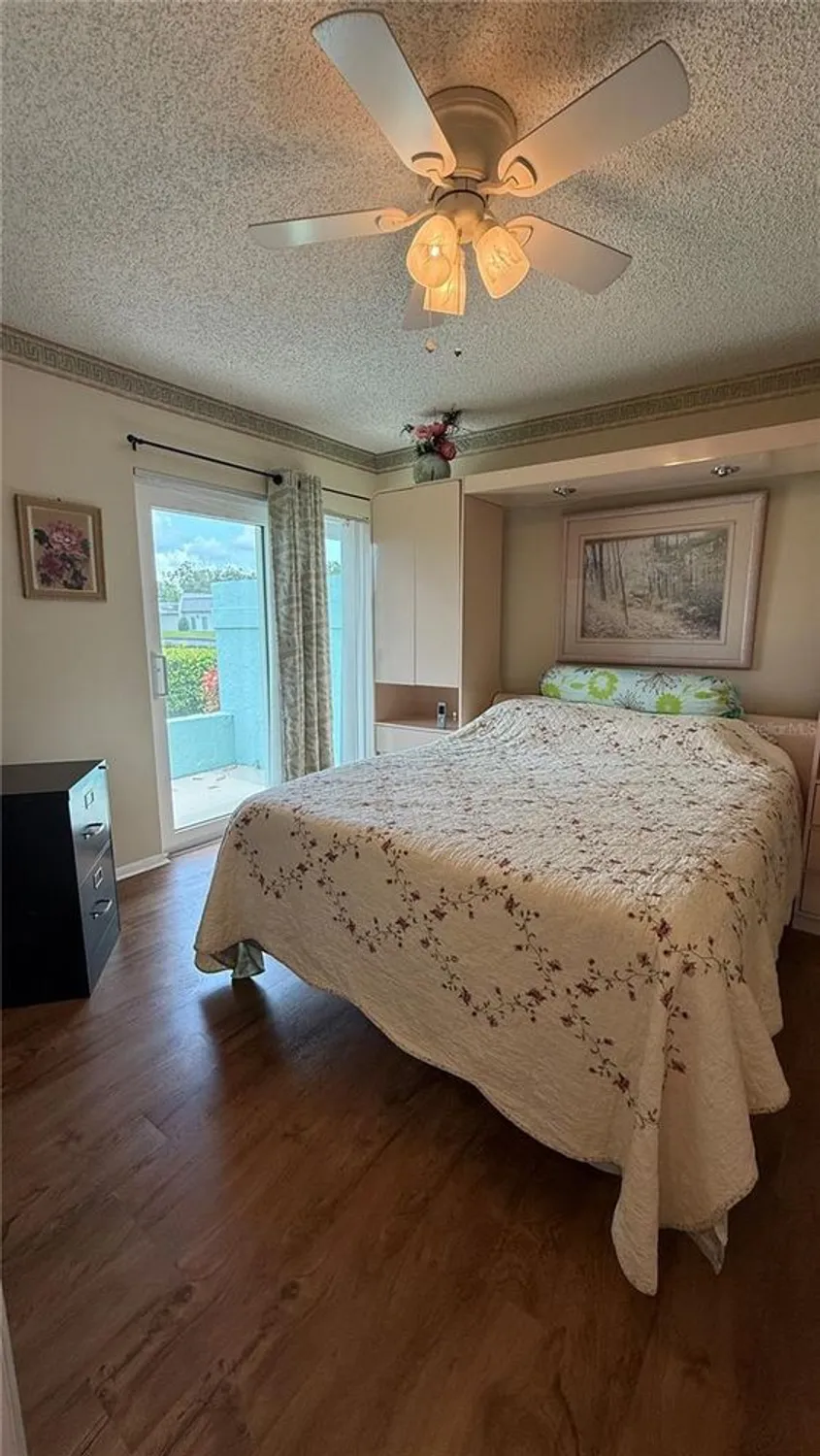 Property Slideshow image 23 of 51 | 2722 sherbrooke ln d, Palm Harbor, FL, 34684