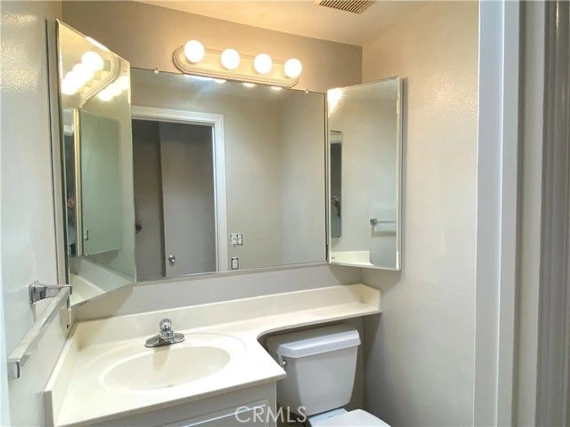 Property Slideshow image 8 of 24 | 13962 el dorado dr, Seal Beach, CA, 90740