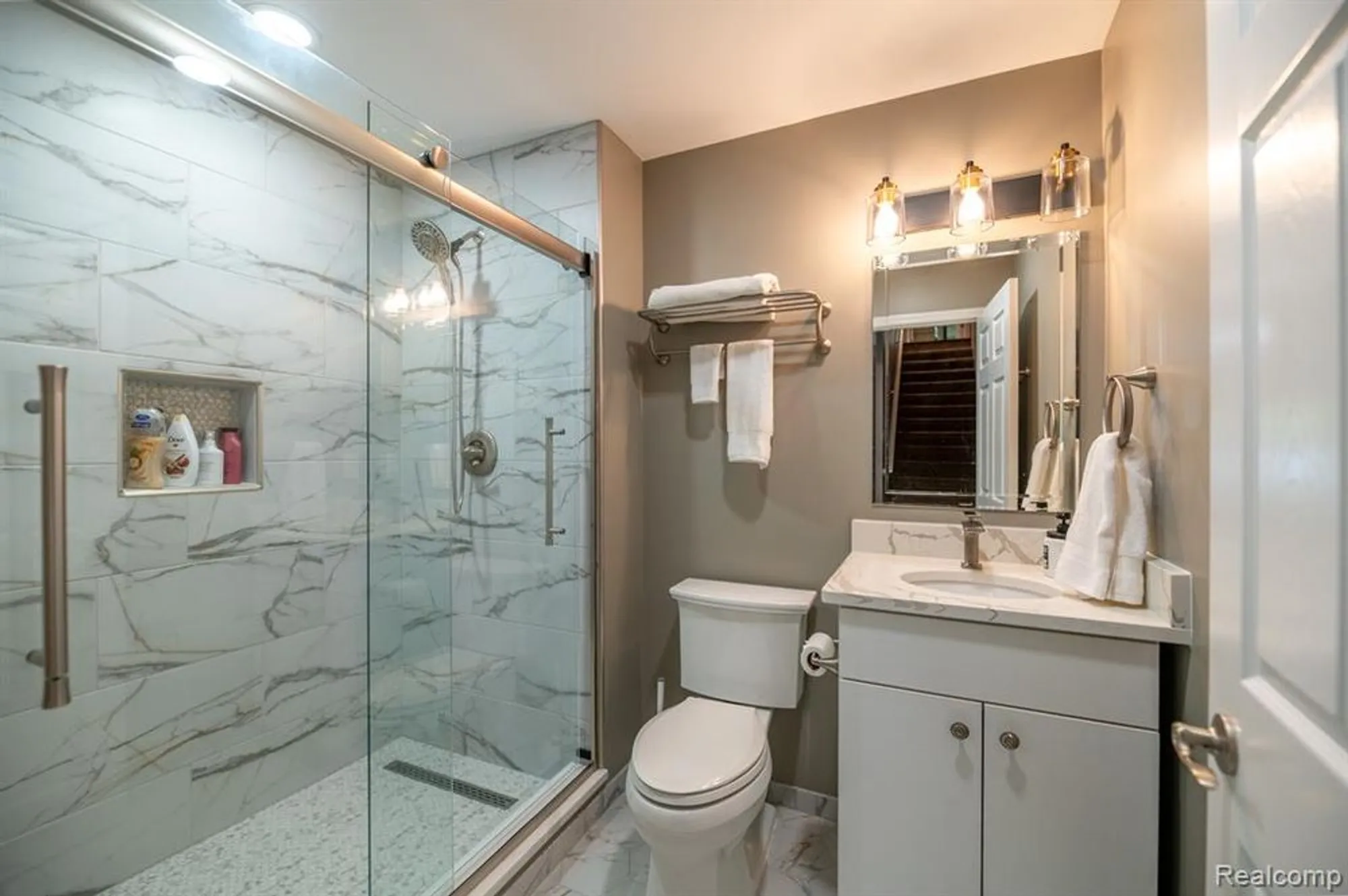 Property Slideshow image 30 of 33 | 3057 bridgewater rd, Auburn Hills, MI, 48326