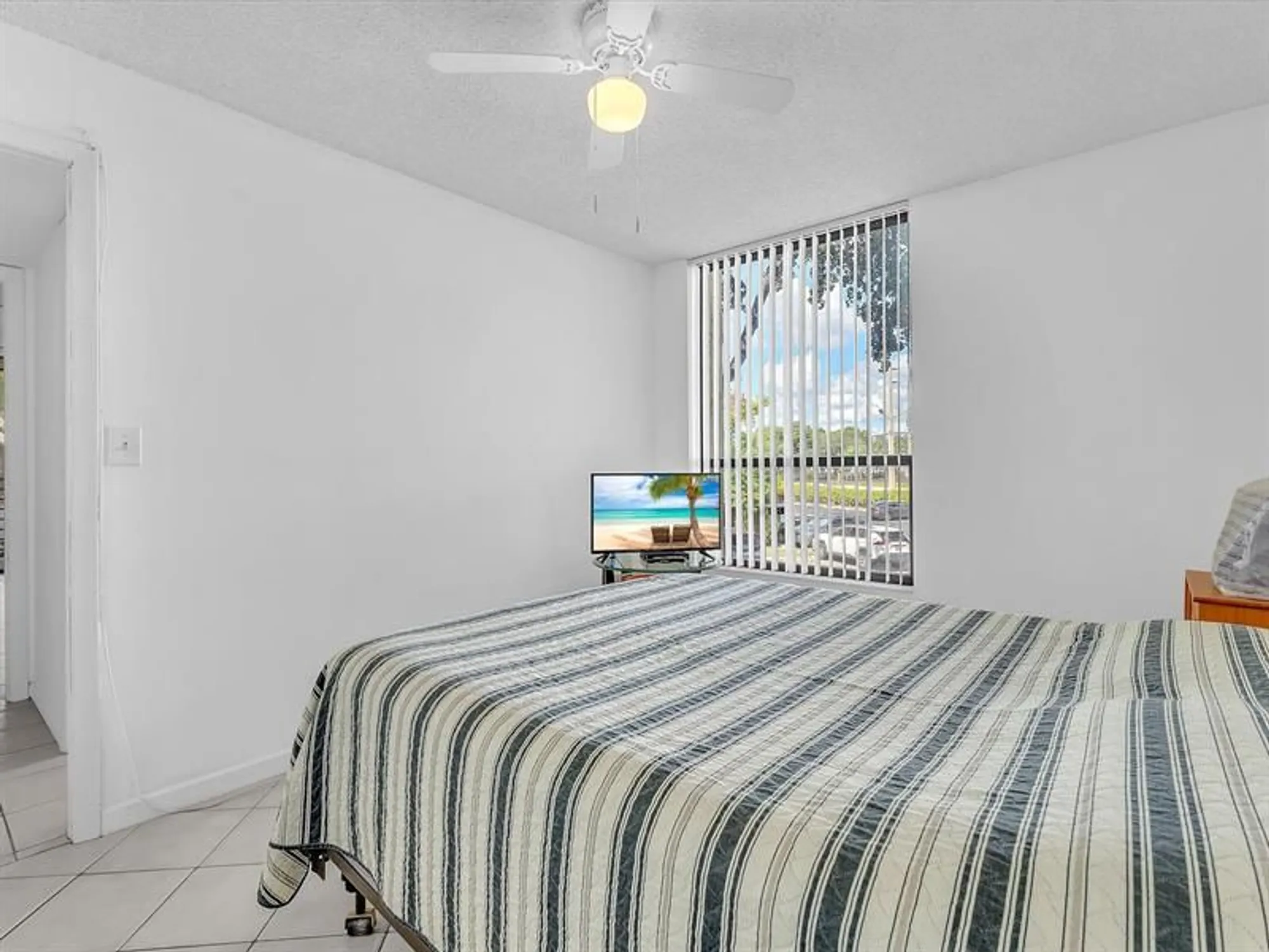 Property Slideshow image 20 of 37 | 7750 w mcnab rd apt 202, Tamarac, FL, 33321