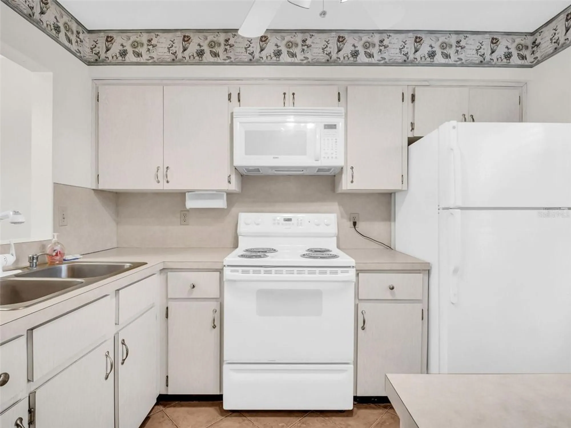 Property Slideshow image 29 of 62 | 3109 mission grove dr d, Palm Harbor, FL, 34684