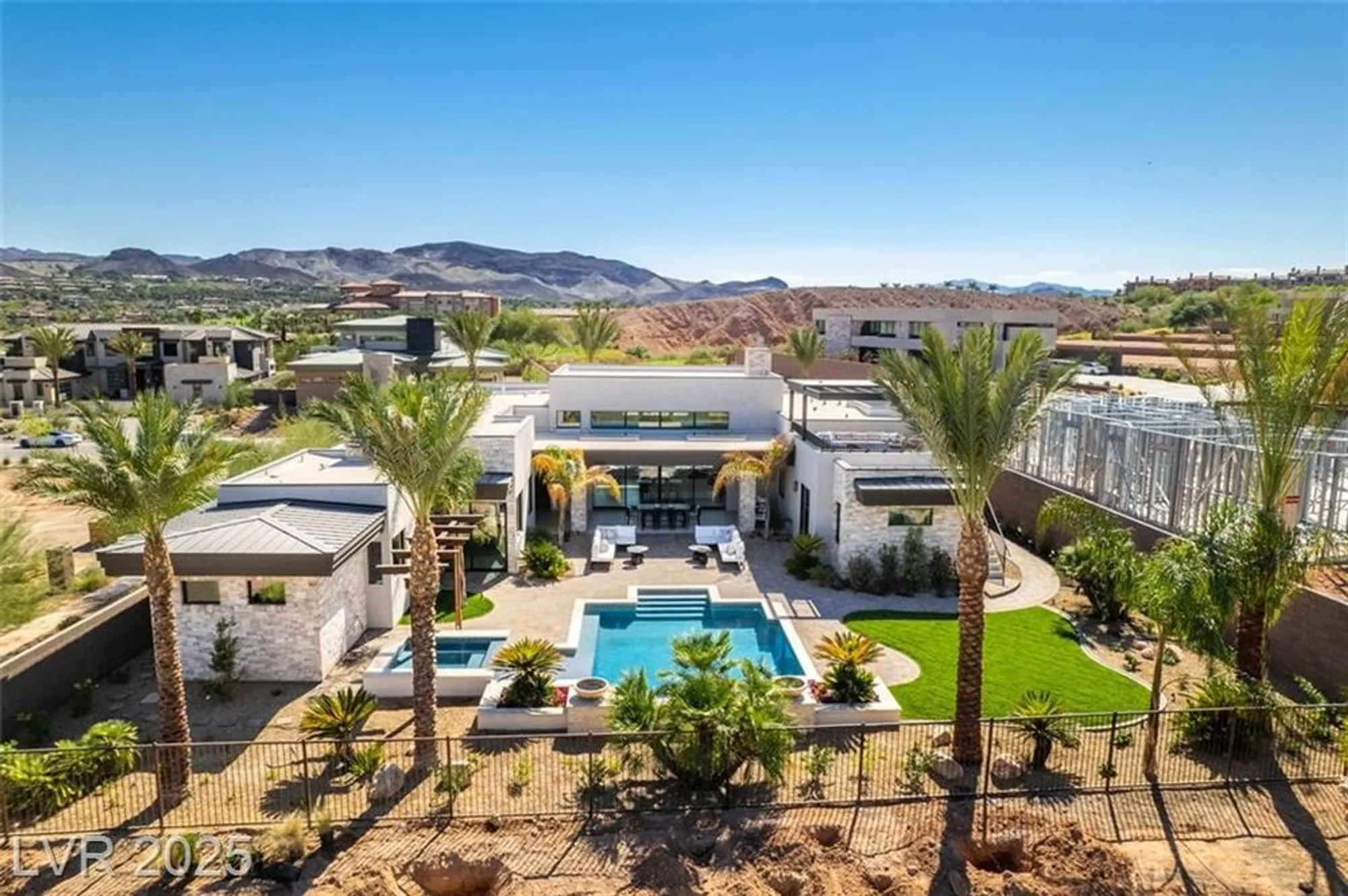 Property Slideshow image 5 of 48 | 40 reflection shores ln, Henderson, NV, 89011