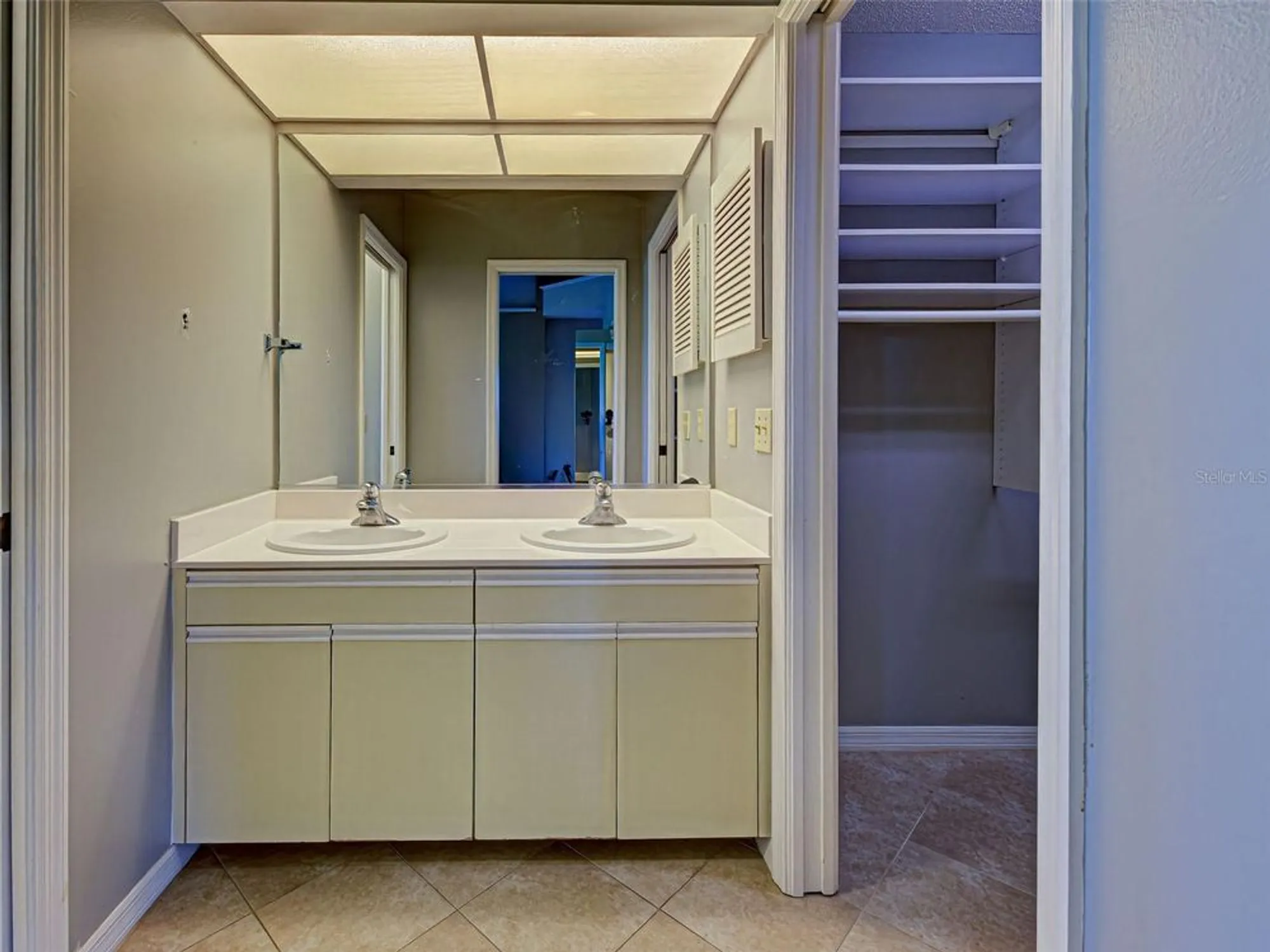 Property Slideshow image 35 of 62 | 720 brightside crescent dr 11, Venice, FL, 34293