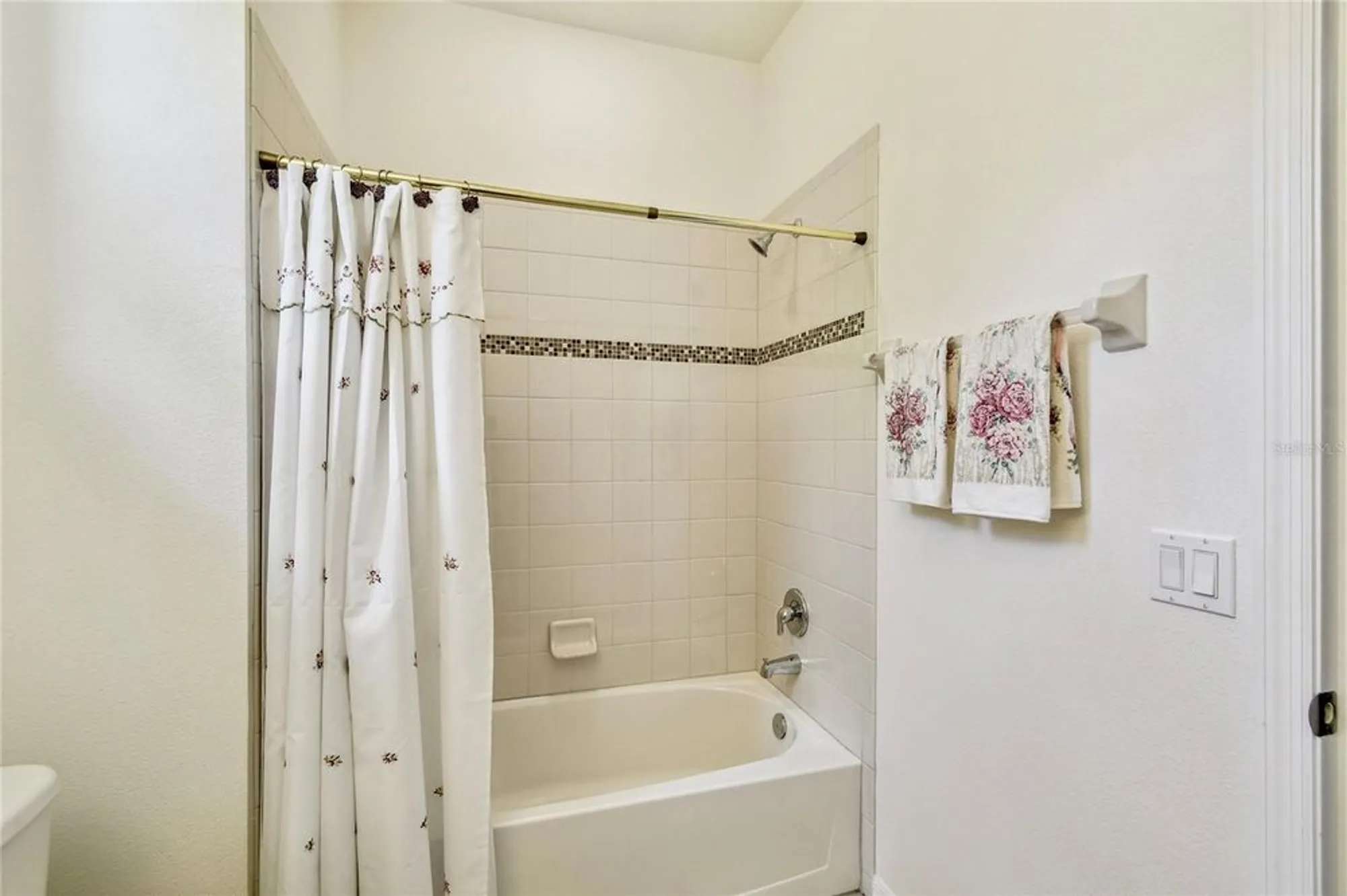 Property Slideshow image 33 of 63 | 3390 fallbrook dr, Kissimmee, FL, 34759