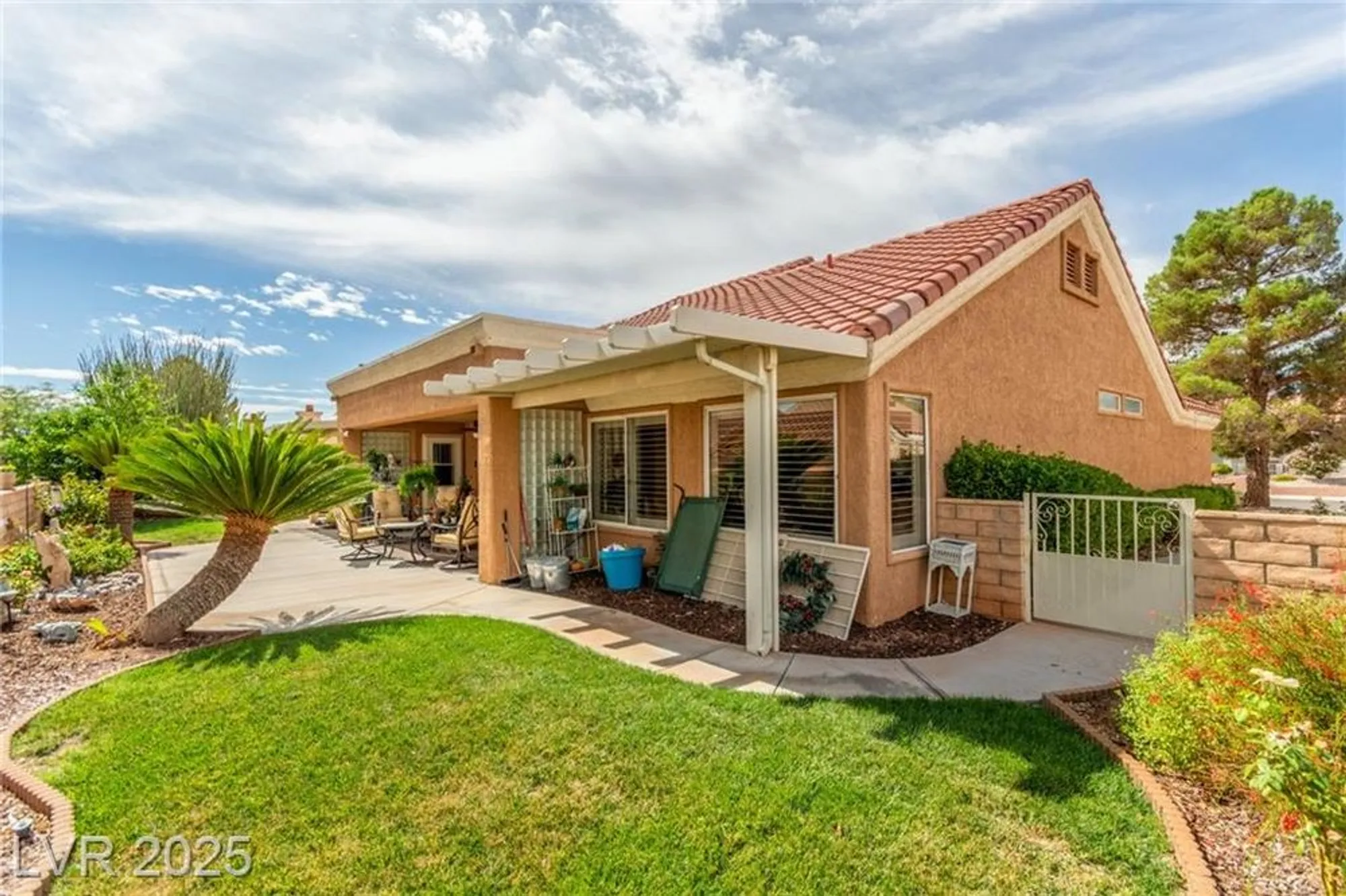 Property Slideshow image 5 of 30 | 2456 desert glen dr, Las Vegas, NV, 89134