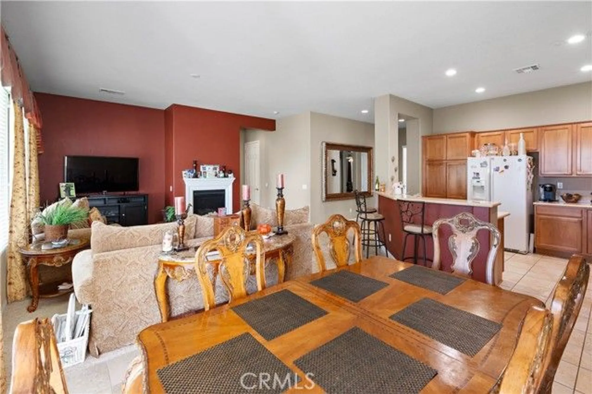 Property Slideshow image 16 of 37 | 10041 wilmington ln, Apple Valley, CA, 92308