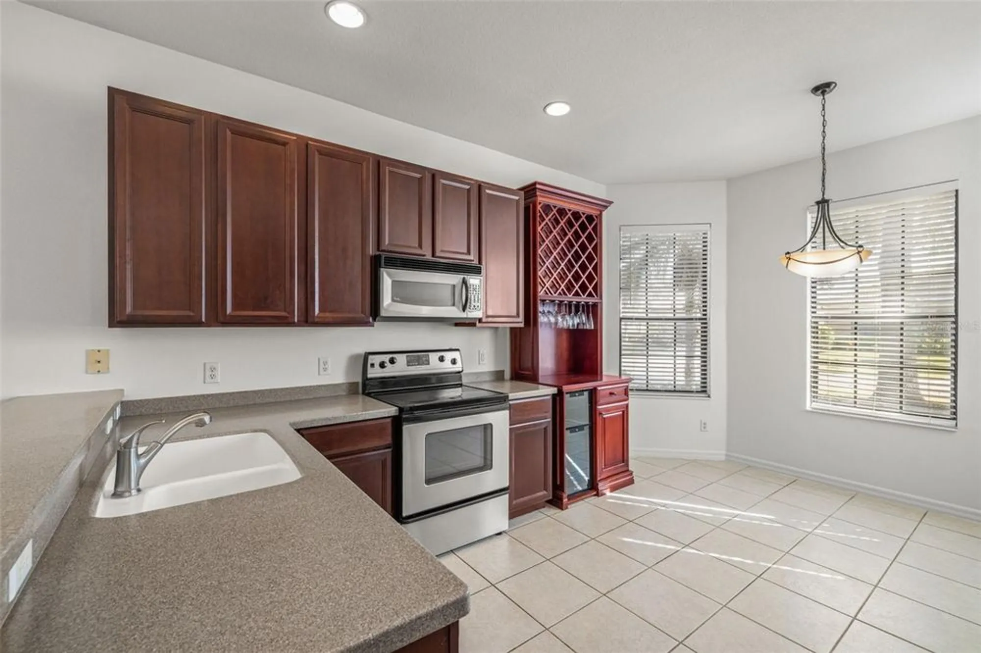 Property Slideshow image 8 of 54 | 5808 hidden falls ln, Apollo Beach, FL, 33572