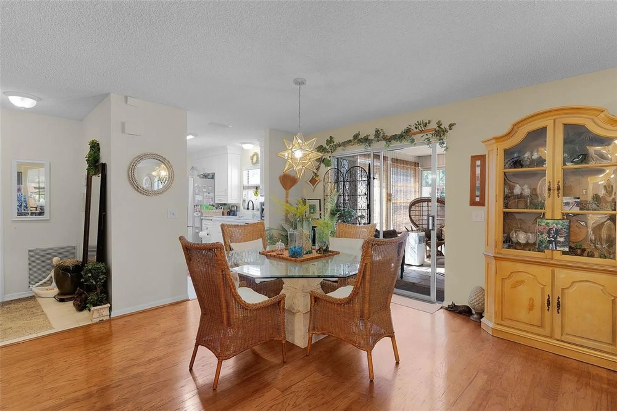 Property Slideshow image 9 of 53 | 1025 avalon ave, Lady Lake, FL, 32159