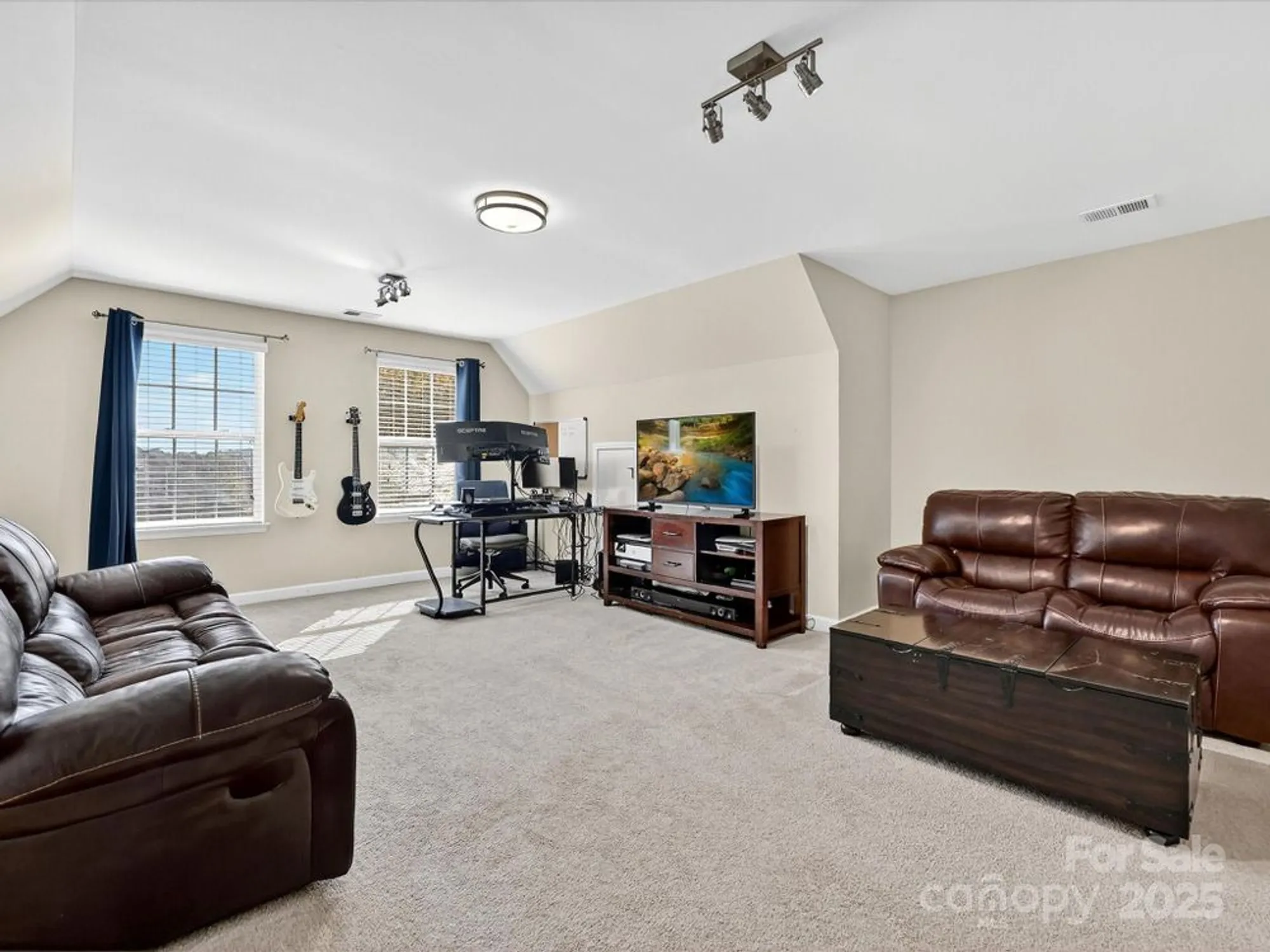 Property Slideshow image 27 of 34 | 5004 el molino dr, Charlotte, NC, 28214