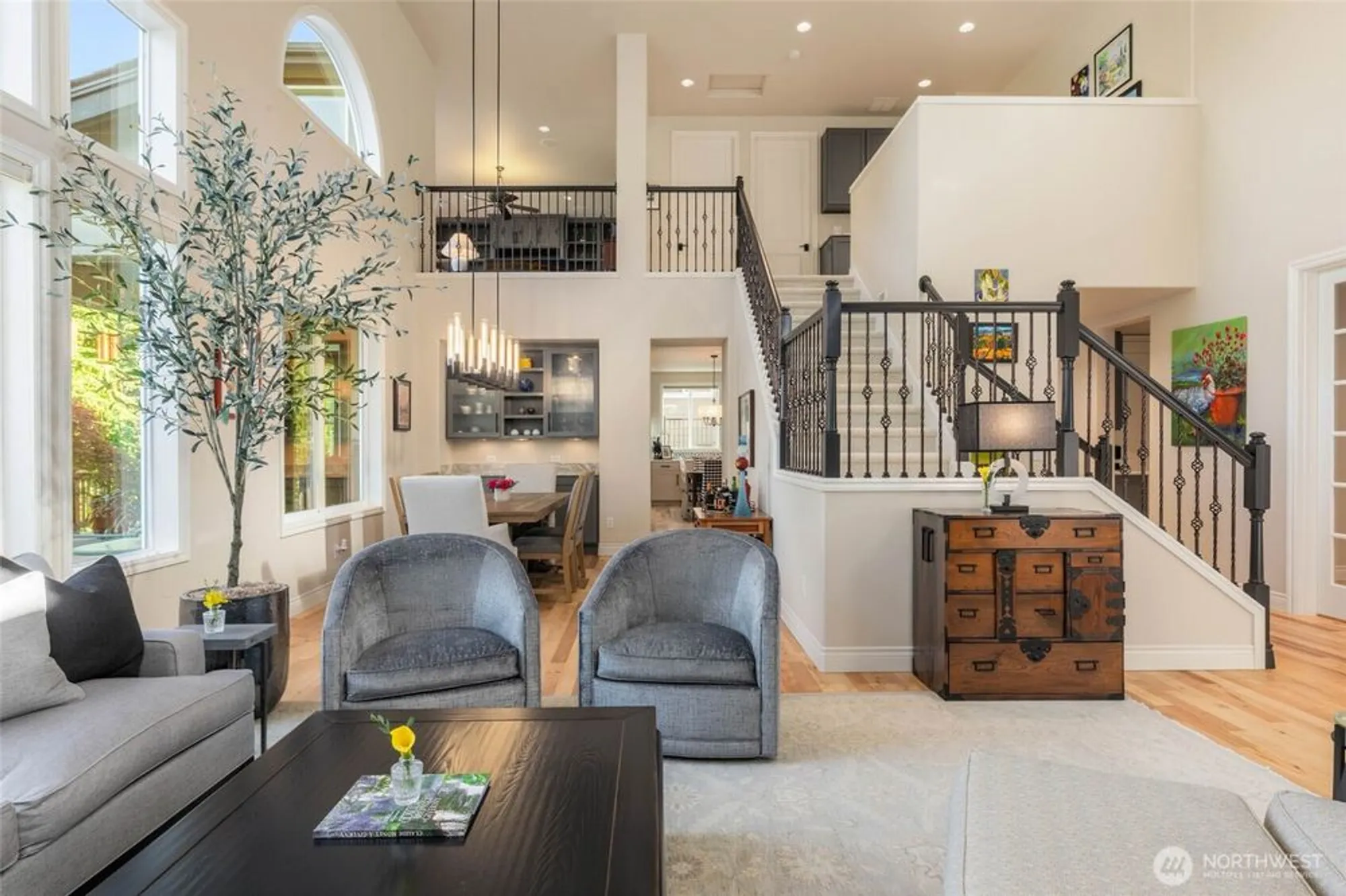 Property Slideshow image 6 of 38 | 12438 243rd pl, Redmond, WA, 98053