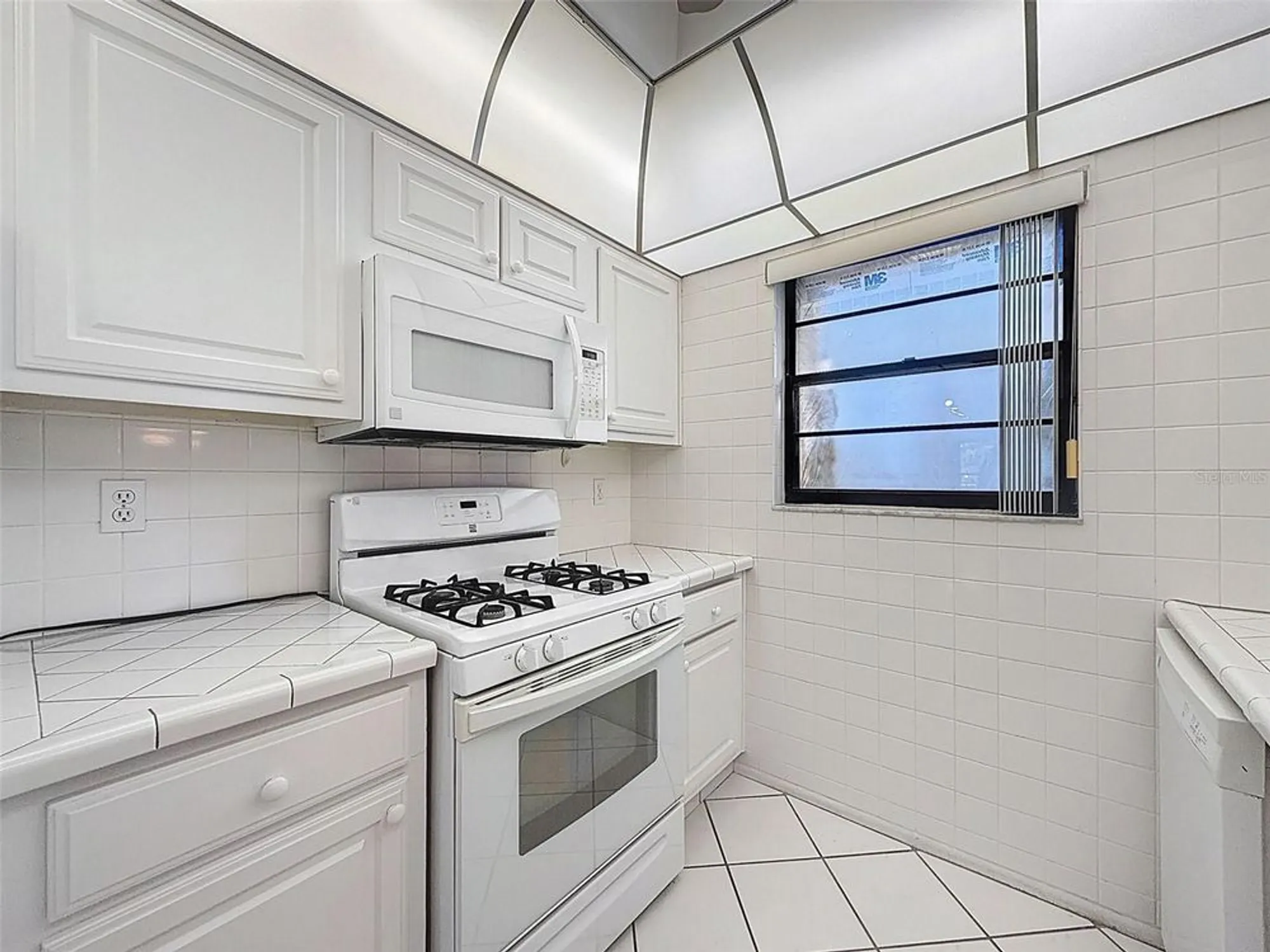 Property Slideshow image 14 of 82 | 5970 80th st n unit 206, St Petersburg, FL, 33709