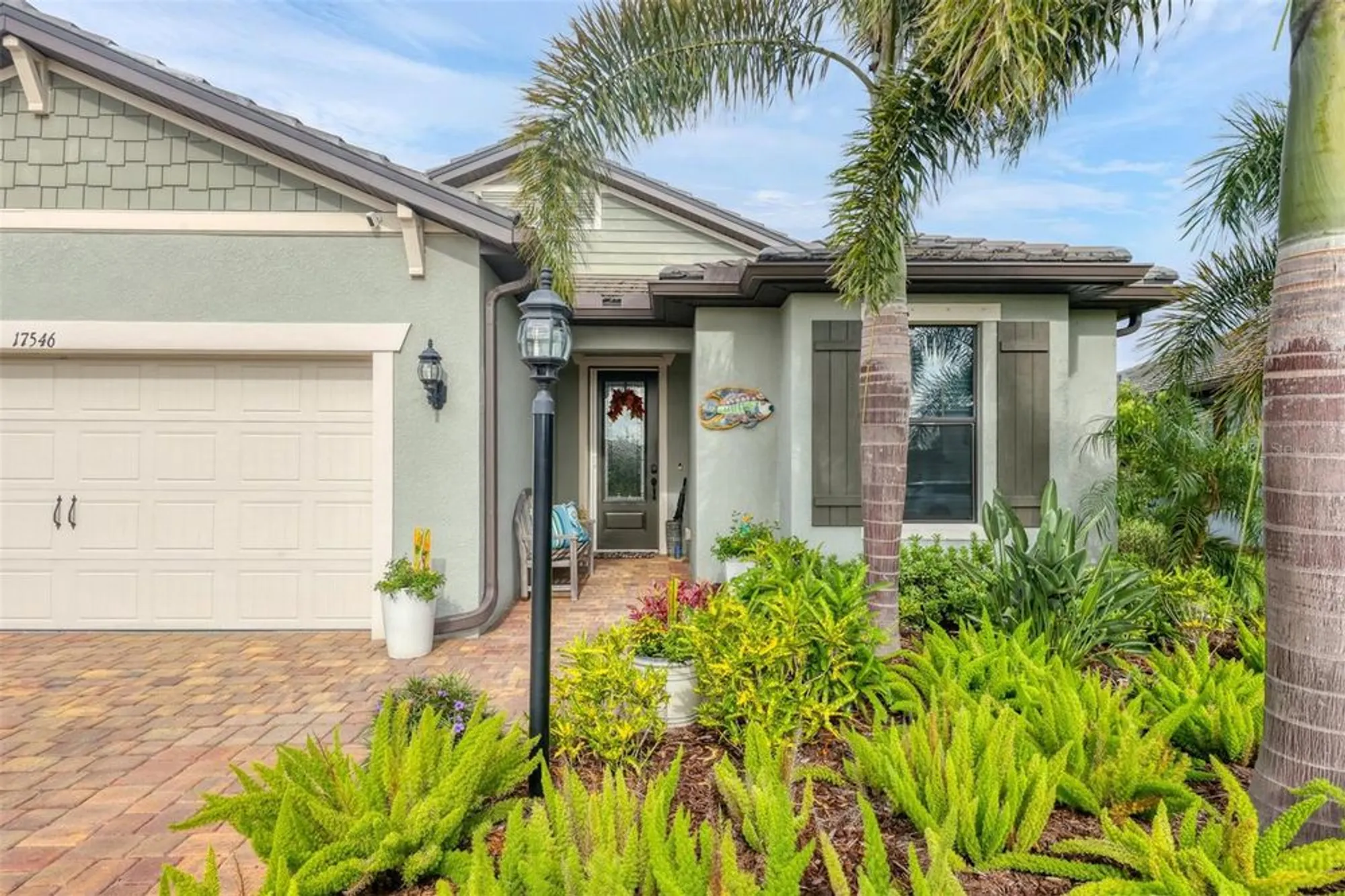 Property Slideshow image 2 of 73 | 17546 northwood pl, Bradenton, FL, 34202