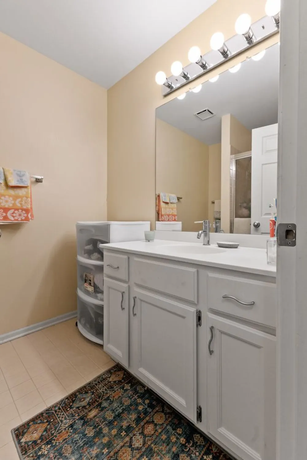 Property Slideshow image 15 of 26 | 748 shoreline rd, Lake Barrington, IL, 60010