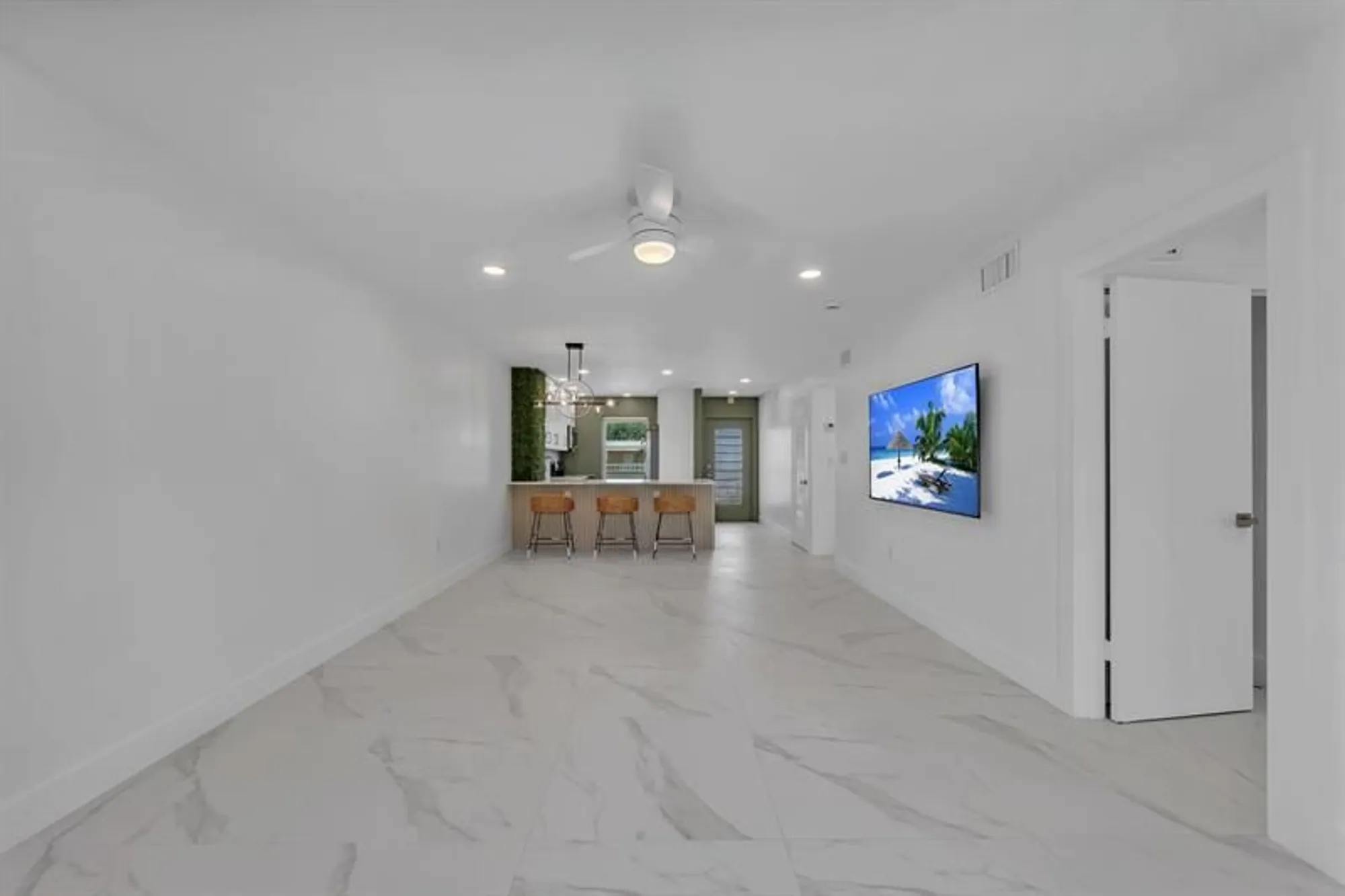 Property Slideshow image 9 of 31 | 9818 marina blvd apt 1225, Boca Raton, FL, 33428