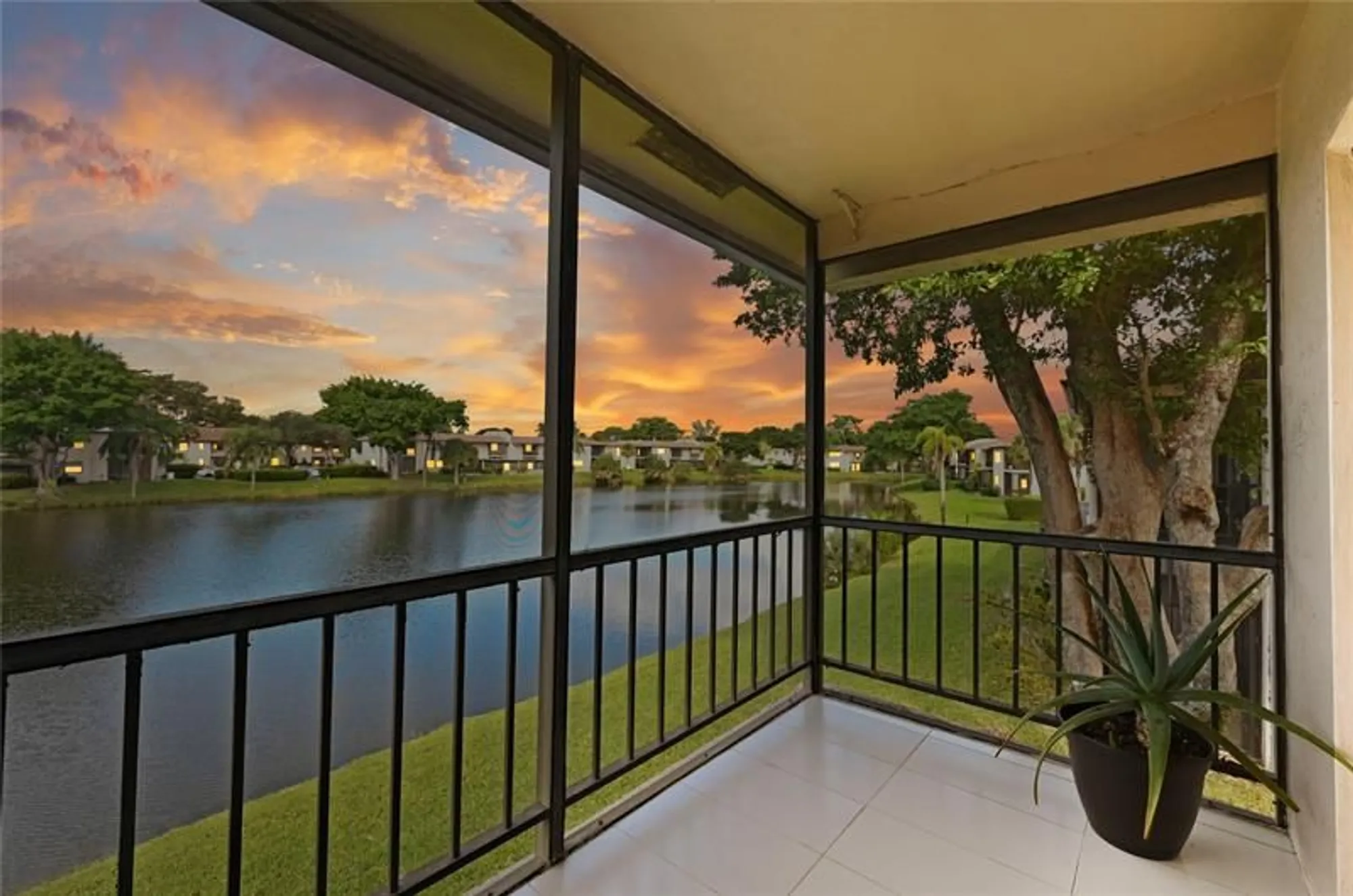 Property Slideshow image 1 of 26 | 21649 juego cir apt 4e, Boca Raton, FL, 33433