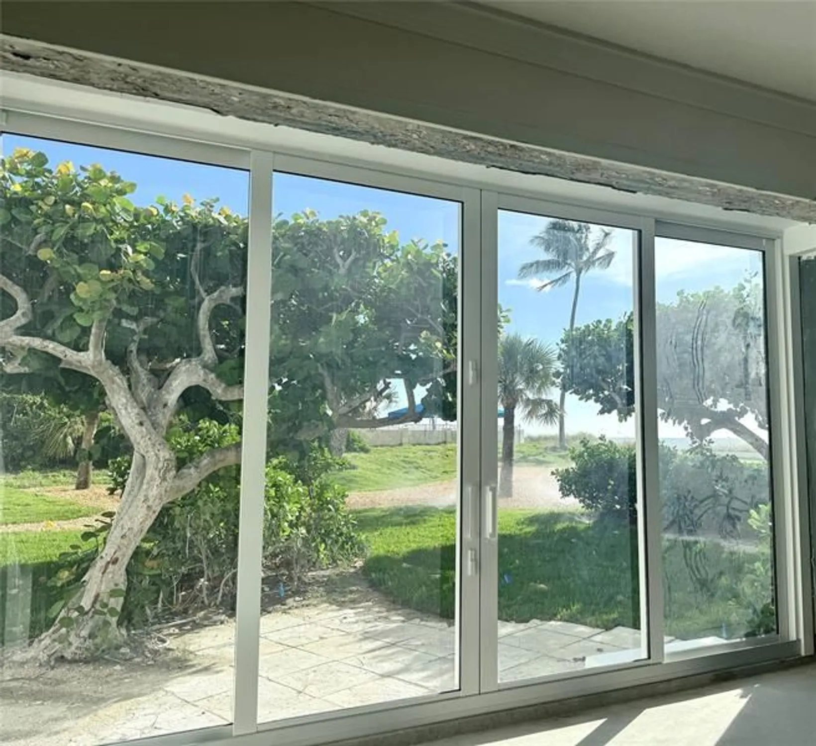 Property Slideshow image 2 of 12 | 3900 n ocean dr gc, Fort Lauderdale, FL, 33308