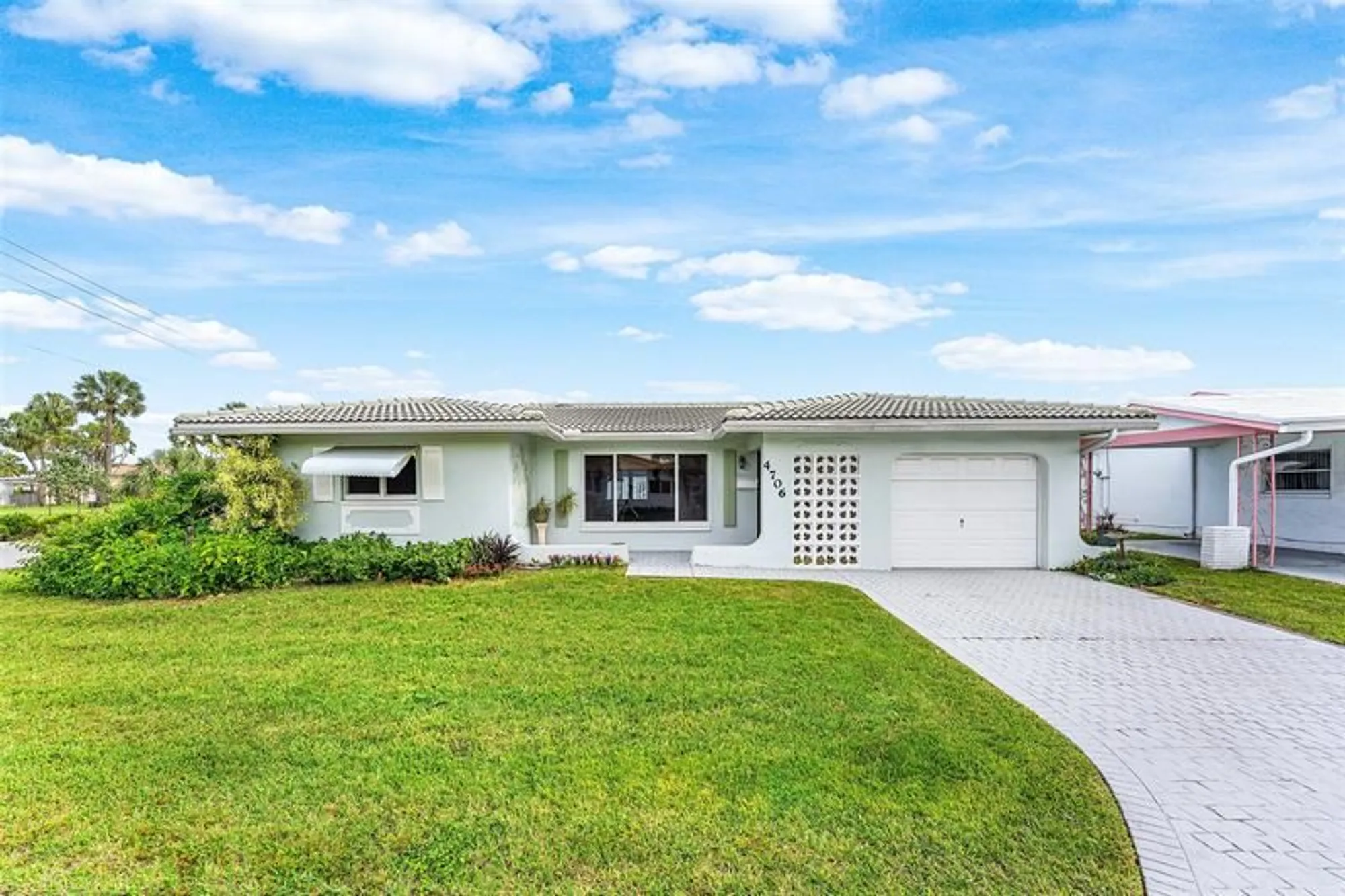 Property Slideshow image 1 of 34 | 4706 nw 43rd ter, Tamarac, FL, 33319
