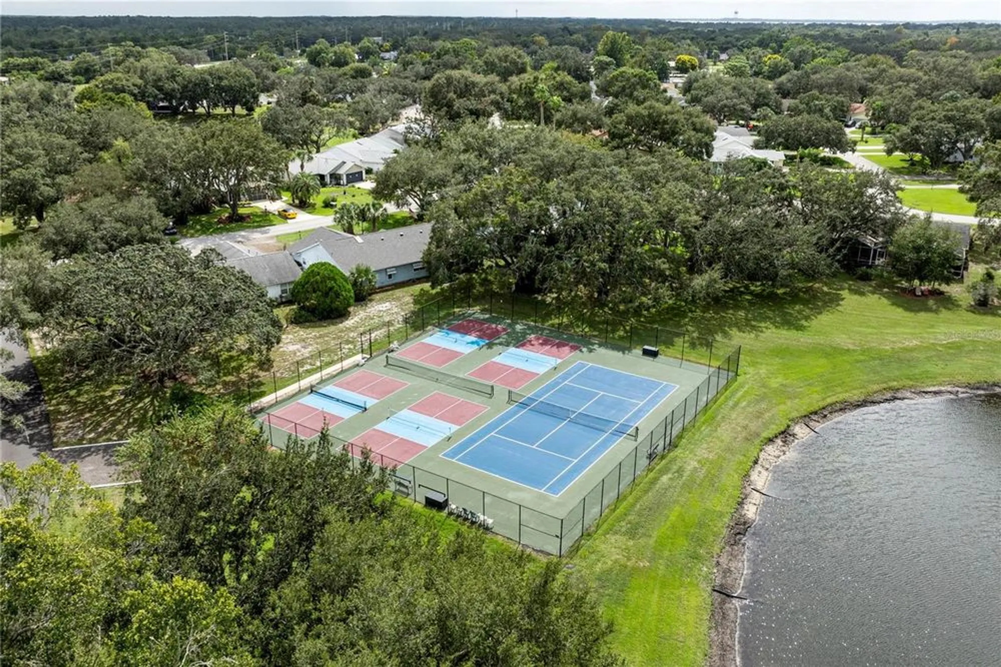 Property Slideshow image 31 of 33 | 803 dundee cir, Leesburg, FL, 34788