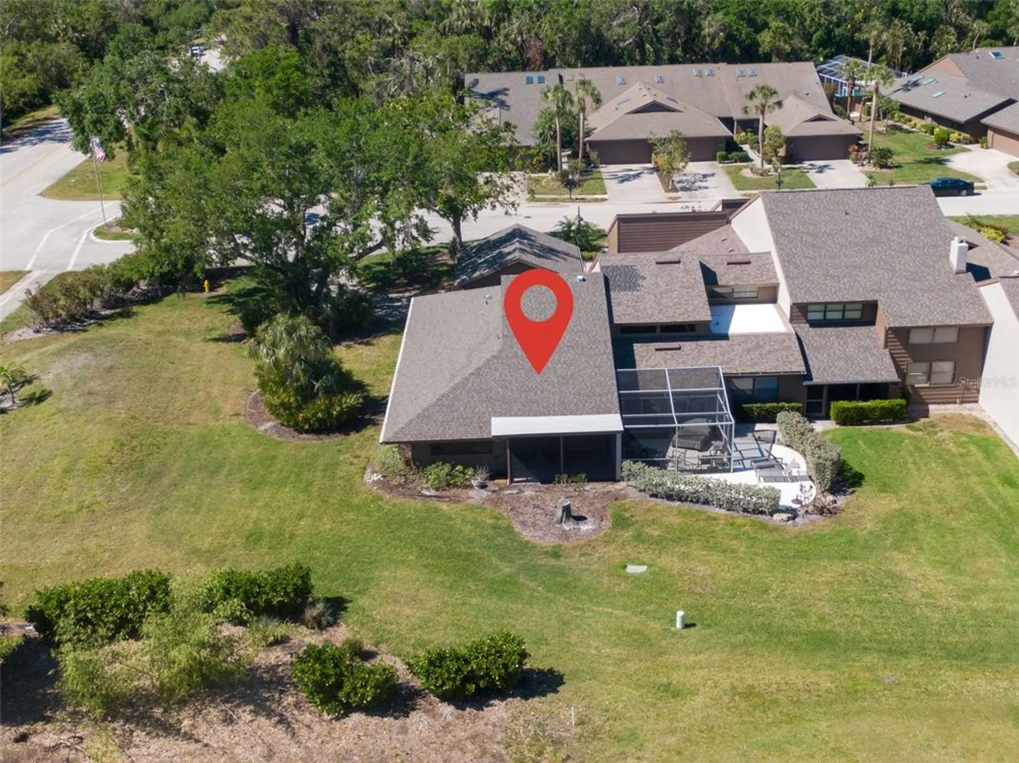 Property Slideshow image 6 of 53 | 5604 doral dr, Sarasota, FL, 34243