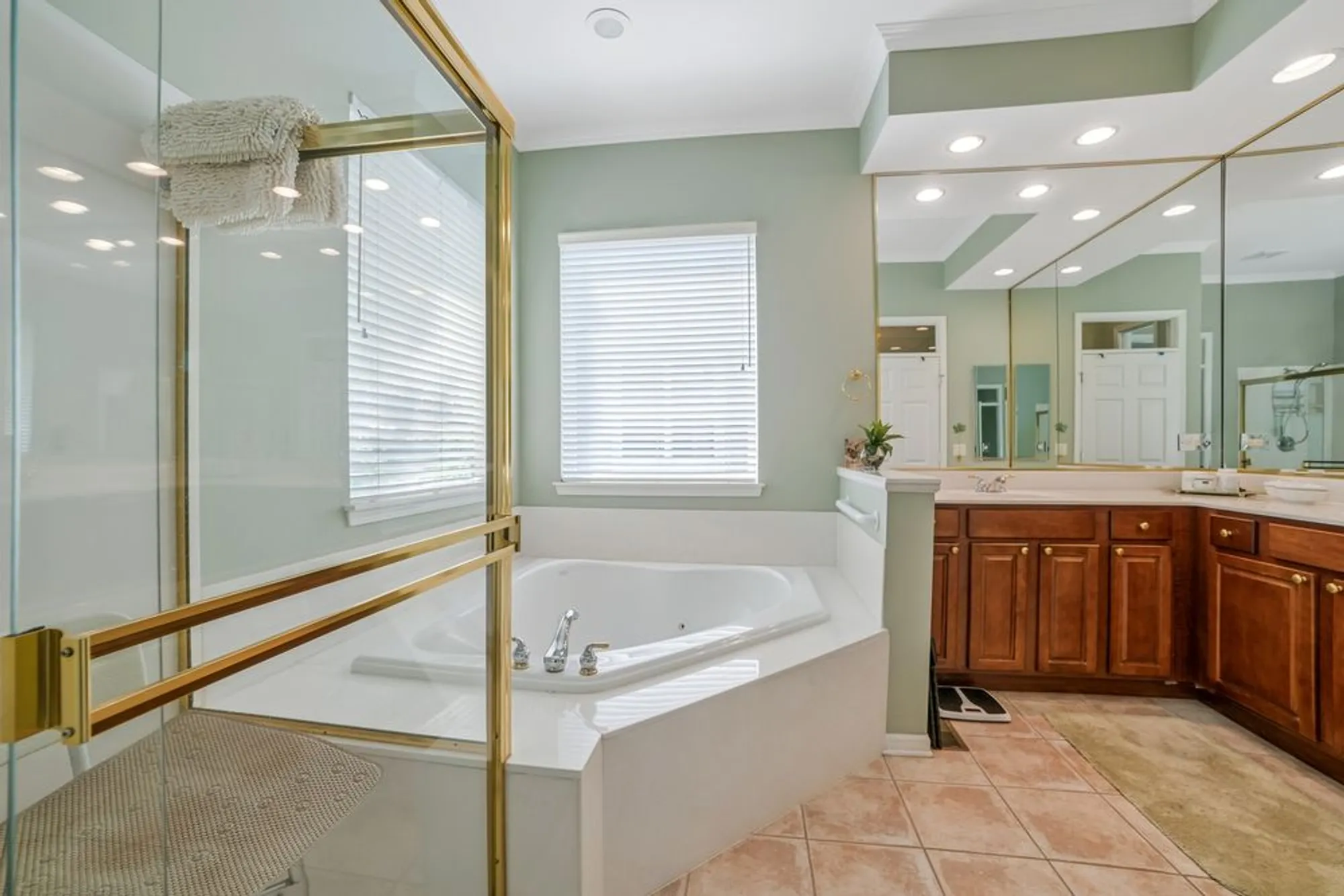 Property Slideshow image 11 of 21 | 12663 cold springs dr, Huntley, IL, 60142