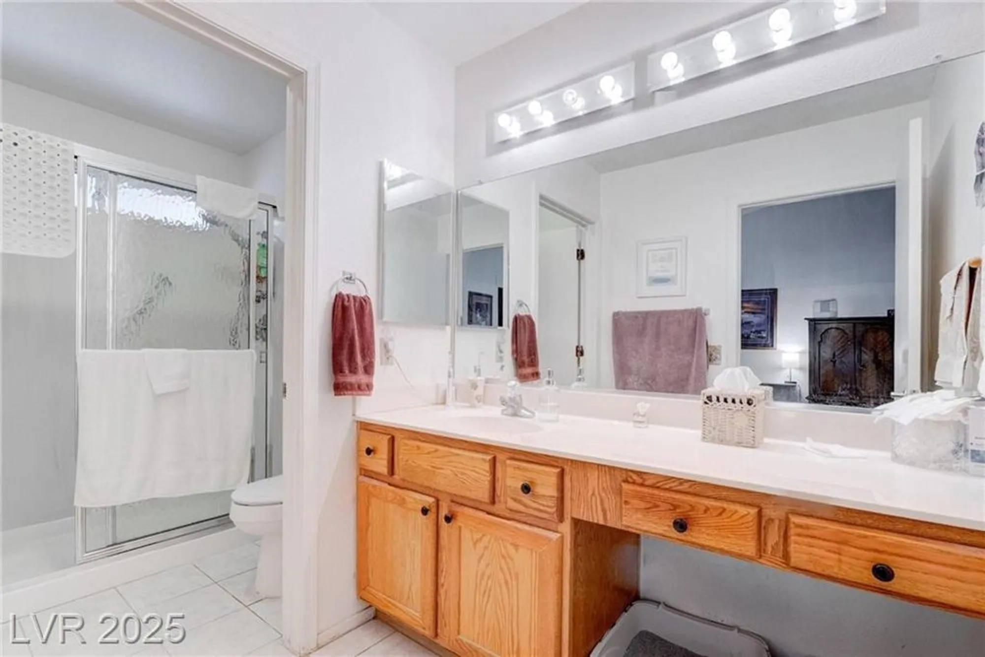 Property Slideshow image 29 of 42 | 2541 desert glen dr, Las Vegas, NV, 89134